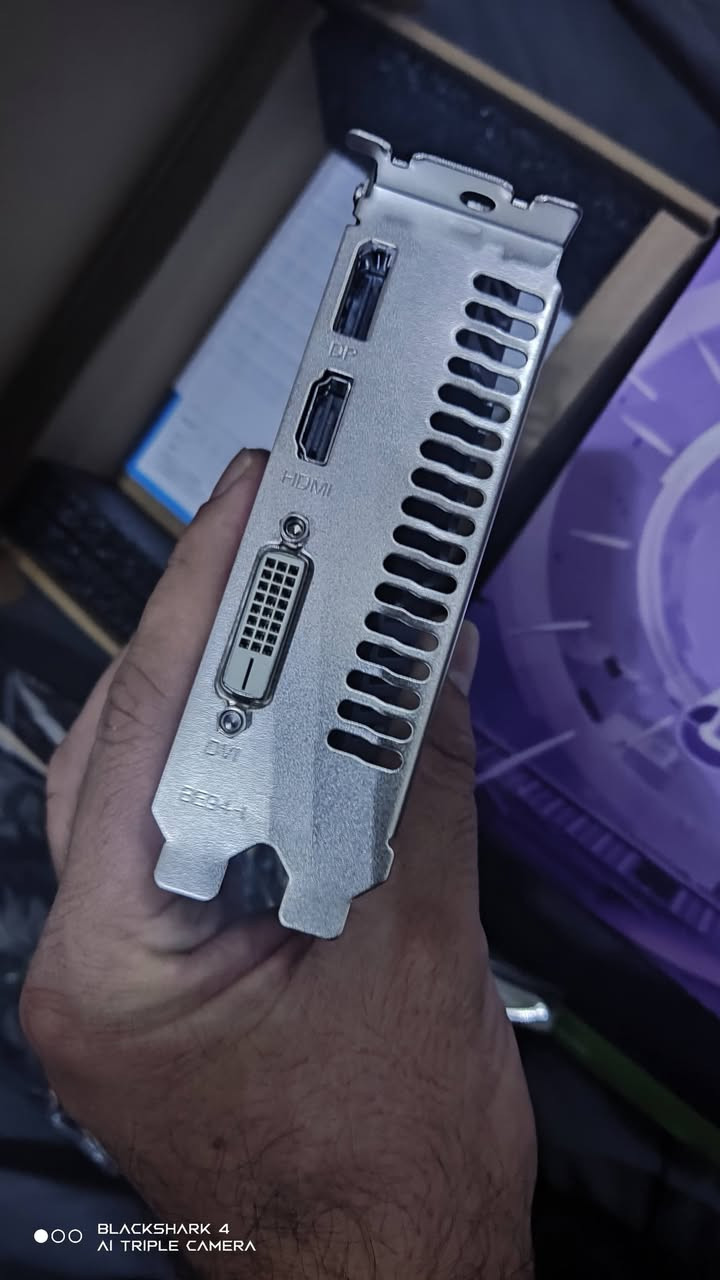 RX 550 4gb
جديد كبس سعر 60 للاستفسار خاص

نص مكتوب في الصور:
- BLACKSHARK 4 AI TRIPLE CAMERA