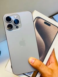 ايفون ١٥ برو ماكس • ٢٥٦ • بطارية ٨٨