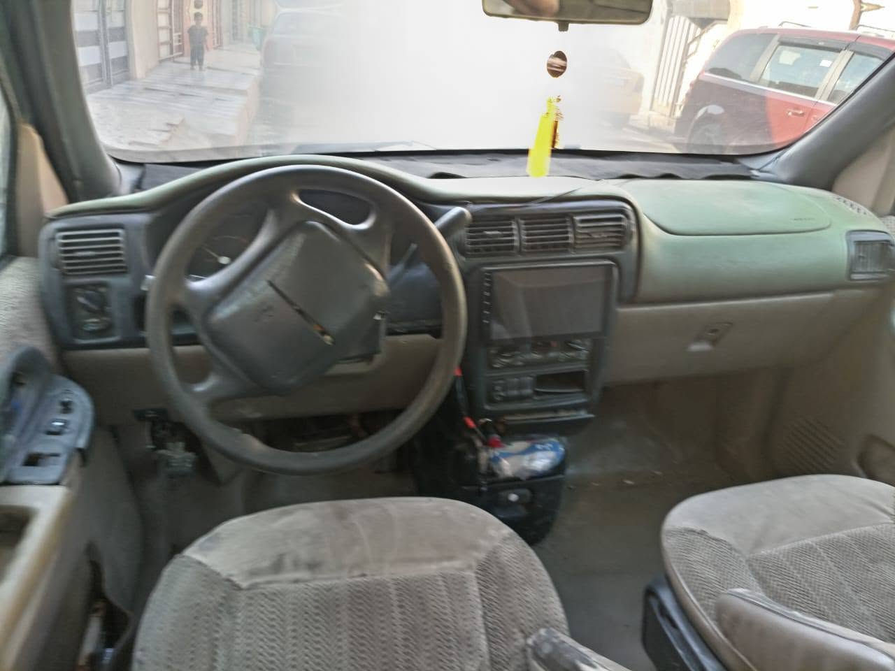 موديل ١٩٩٩ • ٧ راكب • محرك ٣٤٠٠