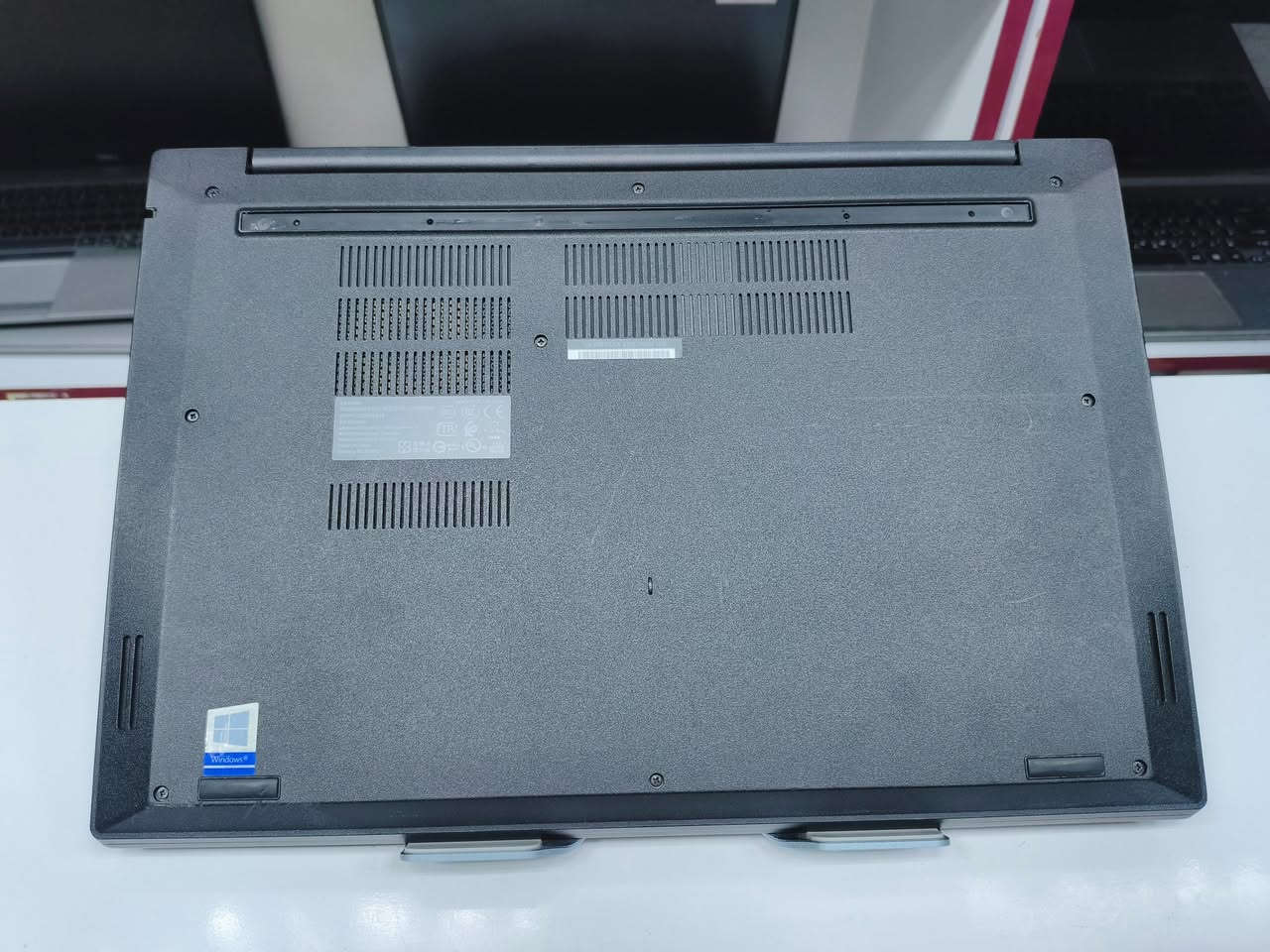 💻 لمحبين أجهزة Lenovo… هذا الـ ThinkPad إلكم 👌
​Lenovo ThinkPad E590
​▪️ Core i5 الجيل الثامن U
▪️ RAM 8GB DDR4 (قابل للتطوير)
▪️ SSD 256GB (قابل للتطوير)
▪️ شاشة 15.6” FHD
▪️ كرت شاشة انتل 4GB
​💰 300 ألف دينار فقط
​🎁 شاحن أصلي + حقيبة لابتوب + ماوس + ماوس باد
🛡️ استبدال 30 يوم في حال وجود أي عطل
​📍 لابتوبيا — بغداد، الأمين الثانية، شارع سكينة
📲 واتساب: ***********
​راسلنا واتساب للحجز والاستفسار.

