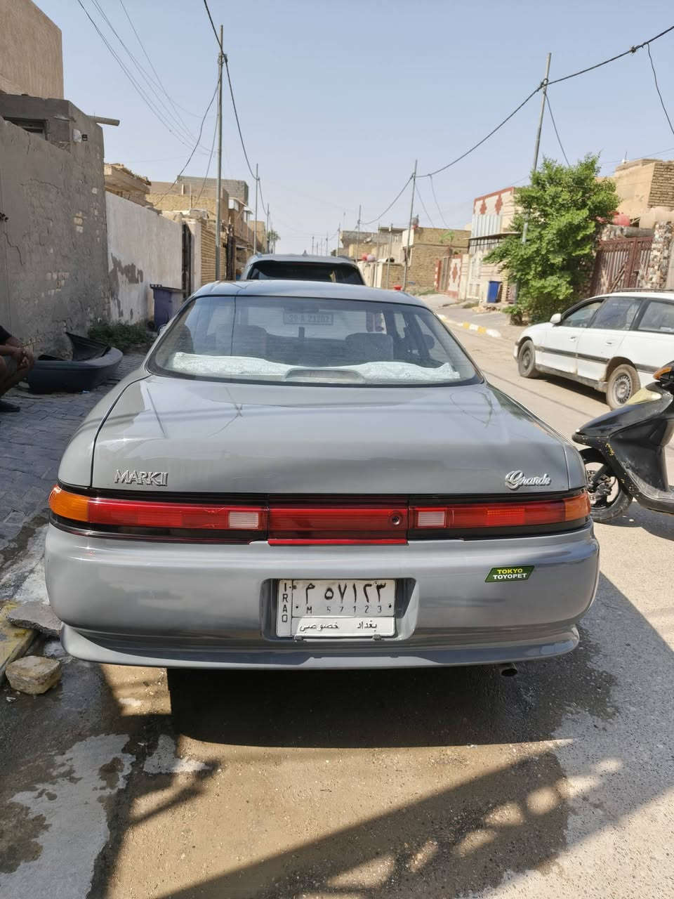 السلام عليكم ورحمة الله وبركاته
مارك نفخ مديل 1992 
جاهزة السيارة مكينه وكير وحداديه وصدر وتخم تاير
مكفوله من كص وعيب شرعي ومن ضربه قويه 
مصبوغه لجماليه فقط السيارة مال جنايه تبريد ويا السويج
رقم بغداد السنويه ساقطه علينه مداور ثاني يوم راعيها يمي بلكوت تحويل ثاني يوم مكانها واسط كوت مركز مدينة 
عارضها ب (٥٥) وبيها مجال بسيط ***********
