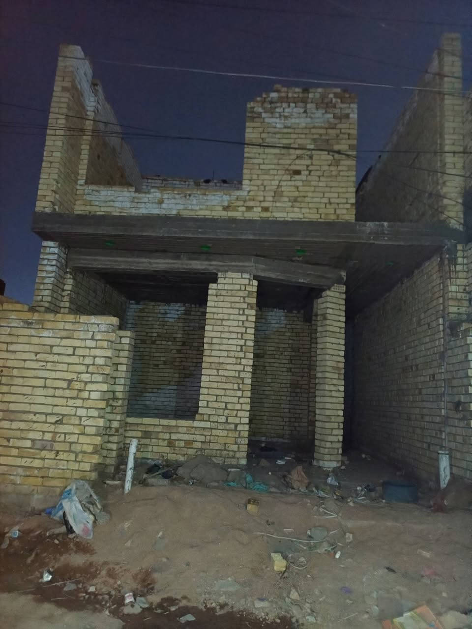 السلام عليكم هيكل للبيع مساحه ٧٥متر  الخطيب الزراعي شارع خوله للاستفسار رقم الهاتف ***********
