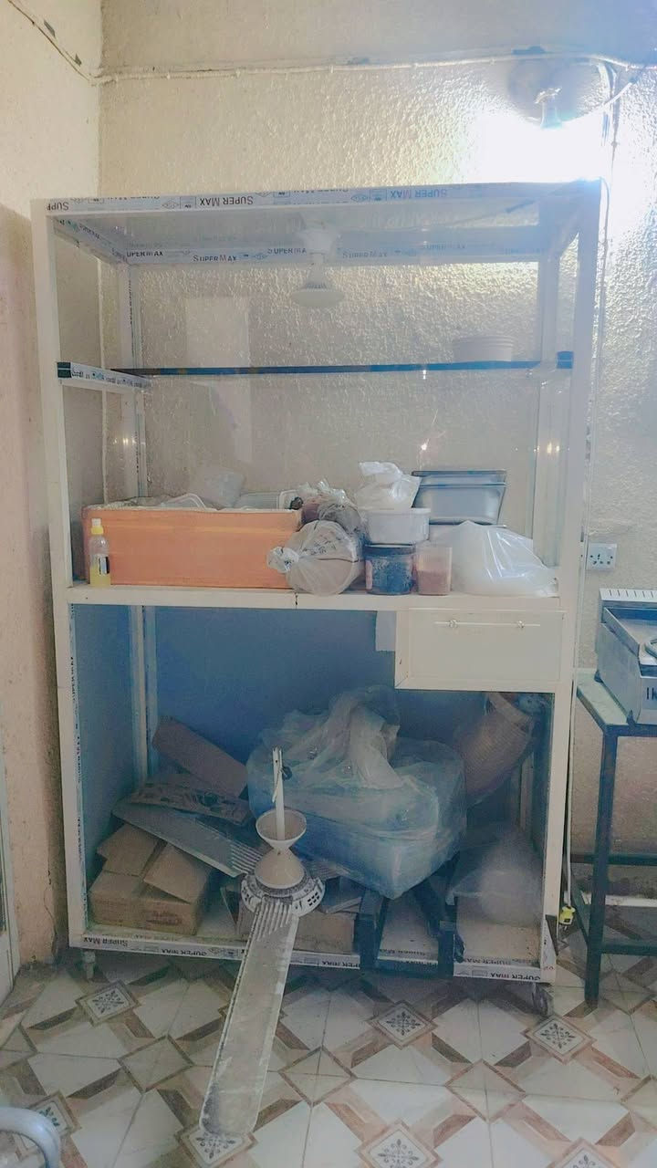 مساء الخير عندي غراض كافتيريا من شاويه بيتزه او شويه بركر بعد غراض عنوان بابل شارع 80 شارع الحسينيه ***********/***********
