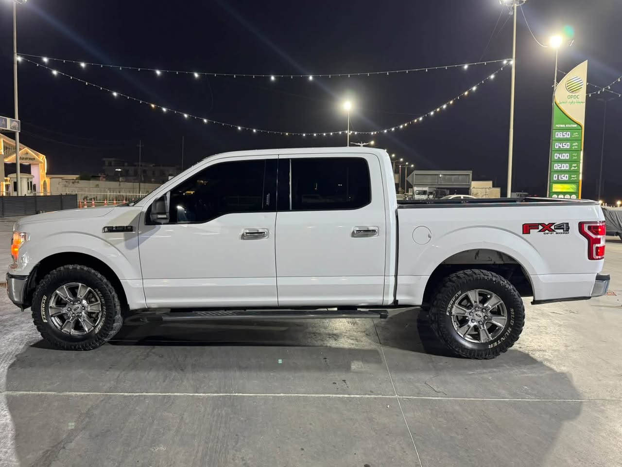 السلام عليكم
فورد f-150 للبيع موديل ٢٠١٨ 
مواصفات السياره xlt كلين بدون حادث 
مكينه 8 سلندر 5000
كير تعليك 10  نمر 
باب طويل بدي قصير المرغوب
عليها برمجه يم فور براذر 
و مسوي الها اكزوز يم علي الوادي 

السعر : 220 ورقه و بيها مجال 
العنوان : بغداد المشتل شارع الزيدي
الرقم :  ***********

