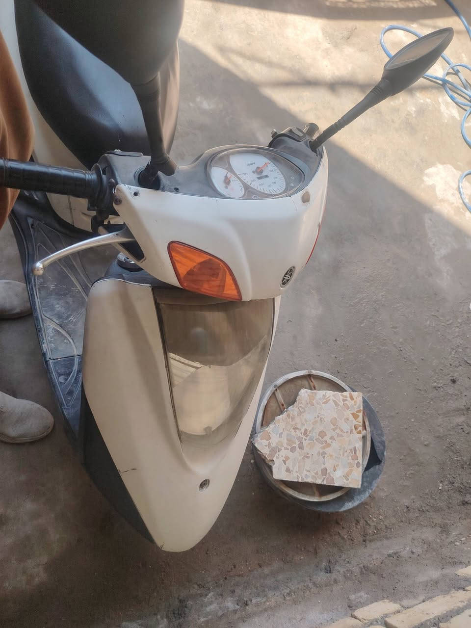 السلام عليكم
بريز للبيع دارجه نضيفة كابريتر
ابيض محرك ممفتوح
للاستفسار الاتصال على الرقم
***********
