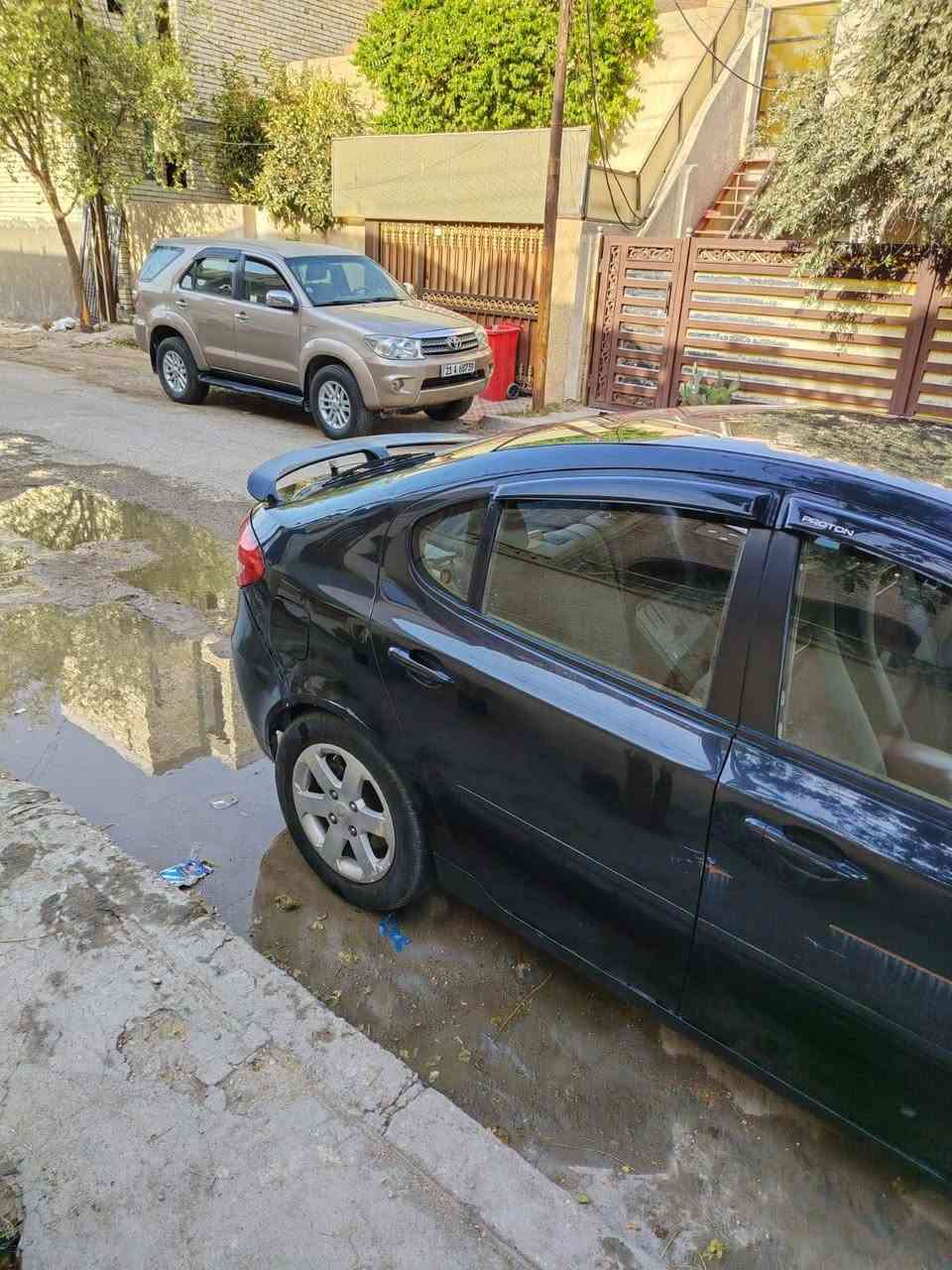 السلام عليكم ورحمه الله وبركاته.. للبيع بروتون لون اسود موديل 2016 GEN.2 المحرك 1600 ومبدل جديد وراديتر جديد وعقل جديد ومشط استيرن جديد وتايرات جديده مشدوده قبل 3اشهر اضافه الى تبديل طبلات وشمعات وبوش بالصدر الامامي مع البوش الخلفيه . .السياره بيها تبريد والداخل نضيف والكشر الخارجي بيه شخط خفيف من جهة اليمين وطخه ايضا خفيفه من حهة الجاملغ الايسر الامامي
السياره جاهزه ومصروف عليها هوايه..السعر المطلوب 60 ورقه للجادين بالشراء مكاني بغداد حي الجهاد..الاتصال على *********** ابو محمد (واتساب )..
