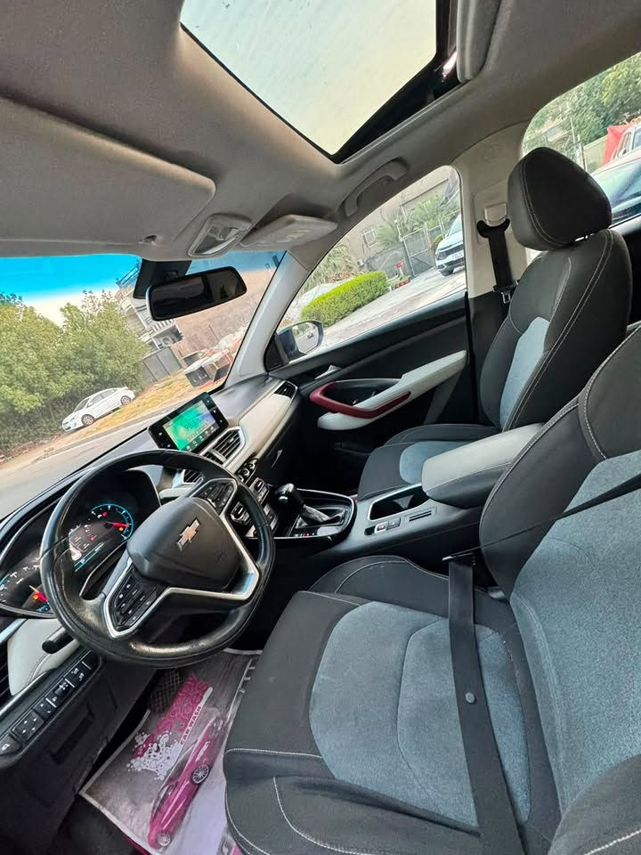 السلام عليكم للبيع شوفرليت كابتيفا Chevrolet Captiva 2022 فول مواصفات خليجي
***********
✨ سيارة عائلية فخمة واقتصادية، 7 مقاعد، وتجهيزات عالية جداً.
موديل 2022 خليجي وكالة المنصور Premier
بدون صبغ 

🔹 المواصفات: Premier
• 7 مقاعد
• فتحة سقف
• دخول ذكي / بصمة
• تشغيل بصمة/زر
• كاميرات 360 
• حساسات امامية خلفية
• كاميرا خلفية
• مثبت سرعة
• تحكم أوتوماتيكي بالمناخ ❄️
• مقاعد كهربائية
• مصابيح LED أوتوماتيك
• مرايا كهربائية قابلة للطي
• شاشة وسطية
• شاشة عدادات ديجتال
• Apple CarPlay
• Android Auto
• نظام صوتي 6 سماعات
•USB
• ABS
• مانع انزلاق وثبات إلكتروني
• حساسات ضغط الإطارات 
• مساعد صعود المنحدرات

السعر 122 وبيها مجال 

📌 السيارة جاهزة مكانها بغداد رقم بغداد 
شرط التحويل
