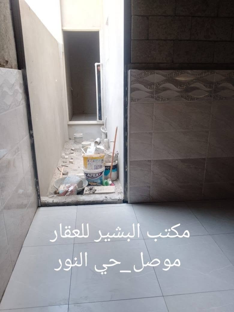 دار للبيع في الموصل حي السماح تقطيع ال ٢٤  ملك صرف طابو الزهور المساحه ١٠٠ متر واجهه ٥ متر  طابق واحد غرفة نوم هول استقبال مطبخ وصحيات الدار قيد الانشاء وتسليم مفتاح ..
للاستفسار الاتصال على ارقام المكتب ..
***********
***********
 اومراجعة المكتب في الموصل حي النور سايدين دانيه ماركت قرب افران العائله مقابل صيدلية الكوثر ..
