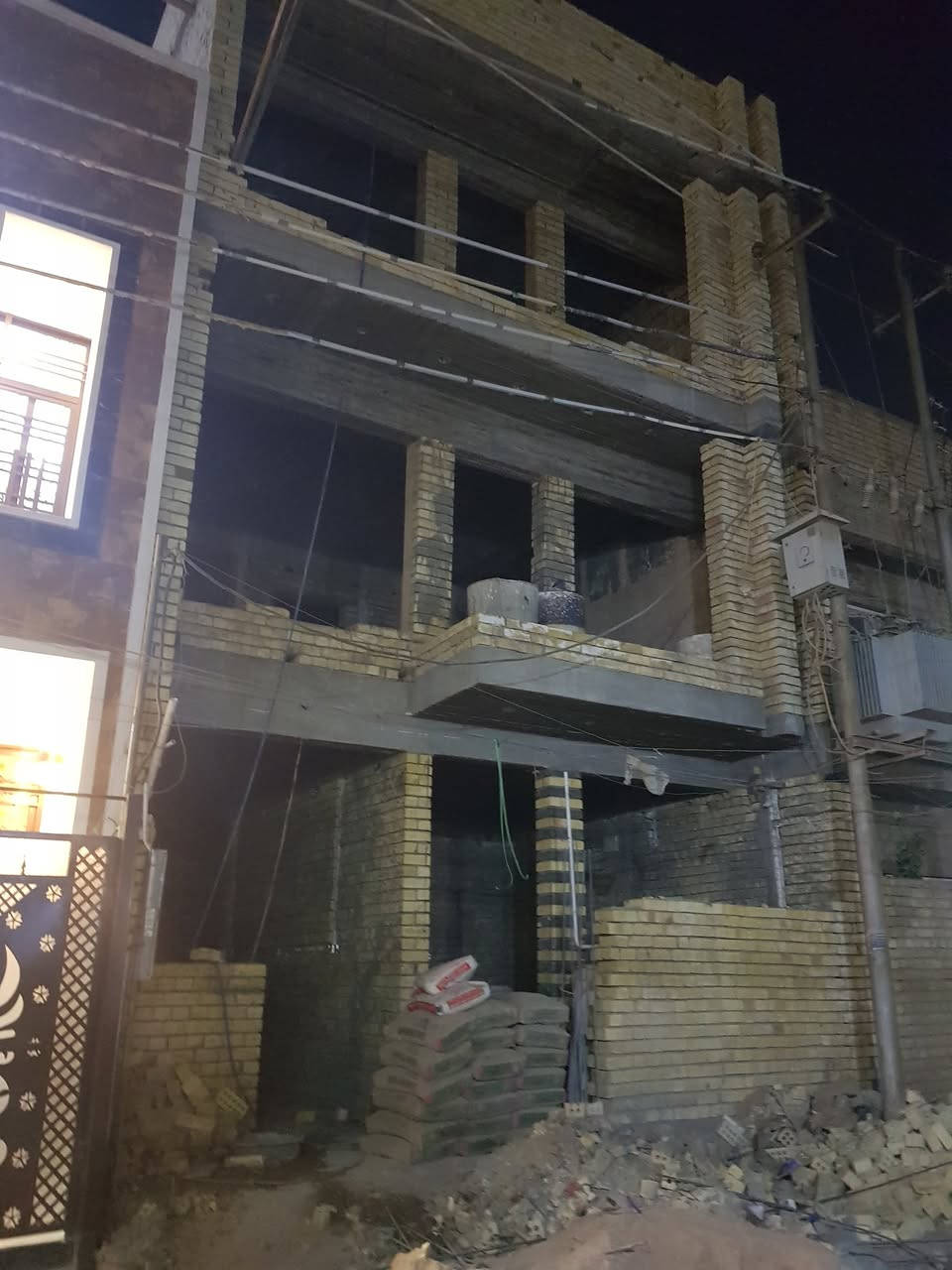تم تسليم مفتاح موقع حي الجهاد بناء درجى اولى حسب المواصفات المطلوبه  المساحه الارض ٧٩ /٣ط للإستفسار اتصل على الارقام ***********       ***********
