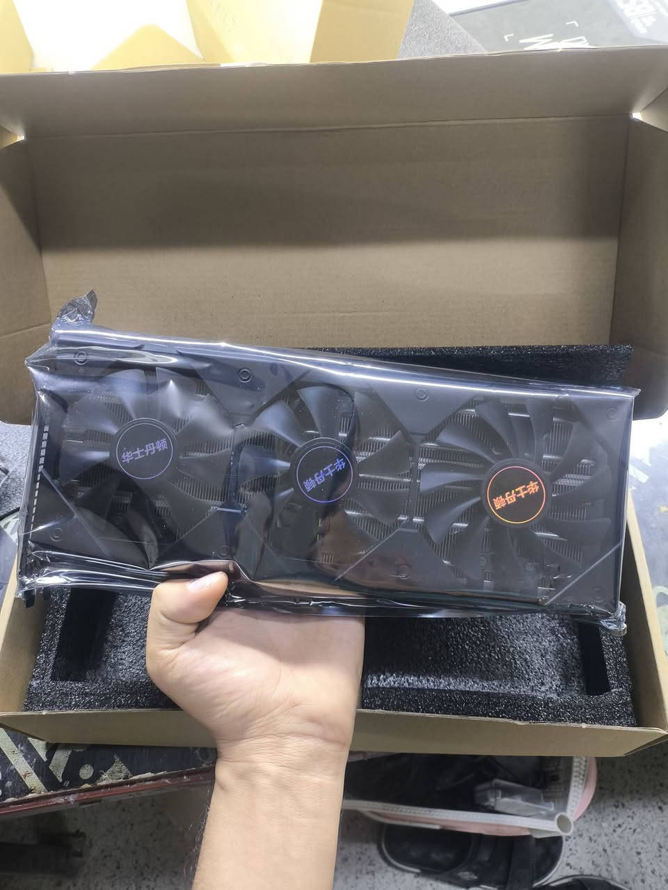 🔥🎮 للي يريد أداء قوي بدون ما يدفع هواي! 🎮🔥

💥 RX 5700 XT 8GB GDDR6
⚡ أداء قوي بالألعاب والبرامج
🎯 مناسب للـ Gaming والمونتاج والتصميم
❄️ متوفر مروحتين و3 مراوح

💰 سعرها منافس كلش 🔥

📞 للحجز والاستفسار:
***********
📲 اتصال أو واتساب

🚀 إذا تدور على كرت قوي بسعر مناسب… لا تفوّت الفرصة!
