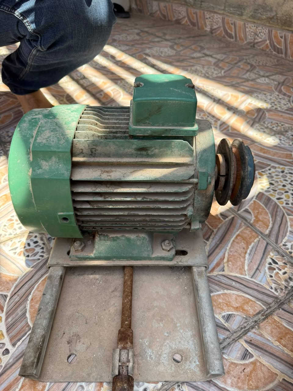 للبيع كمبريسر للأستفسار الاتصال على الرقم *********** هيثم ابو عباس
