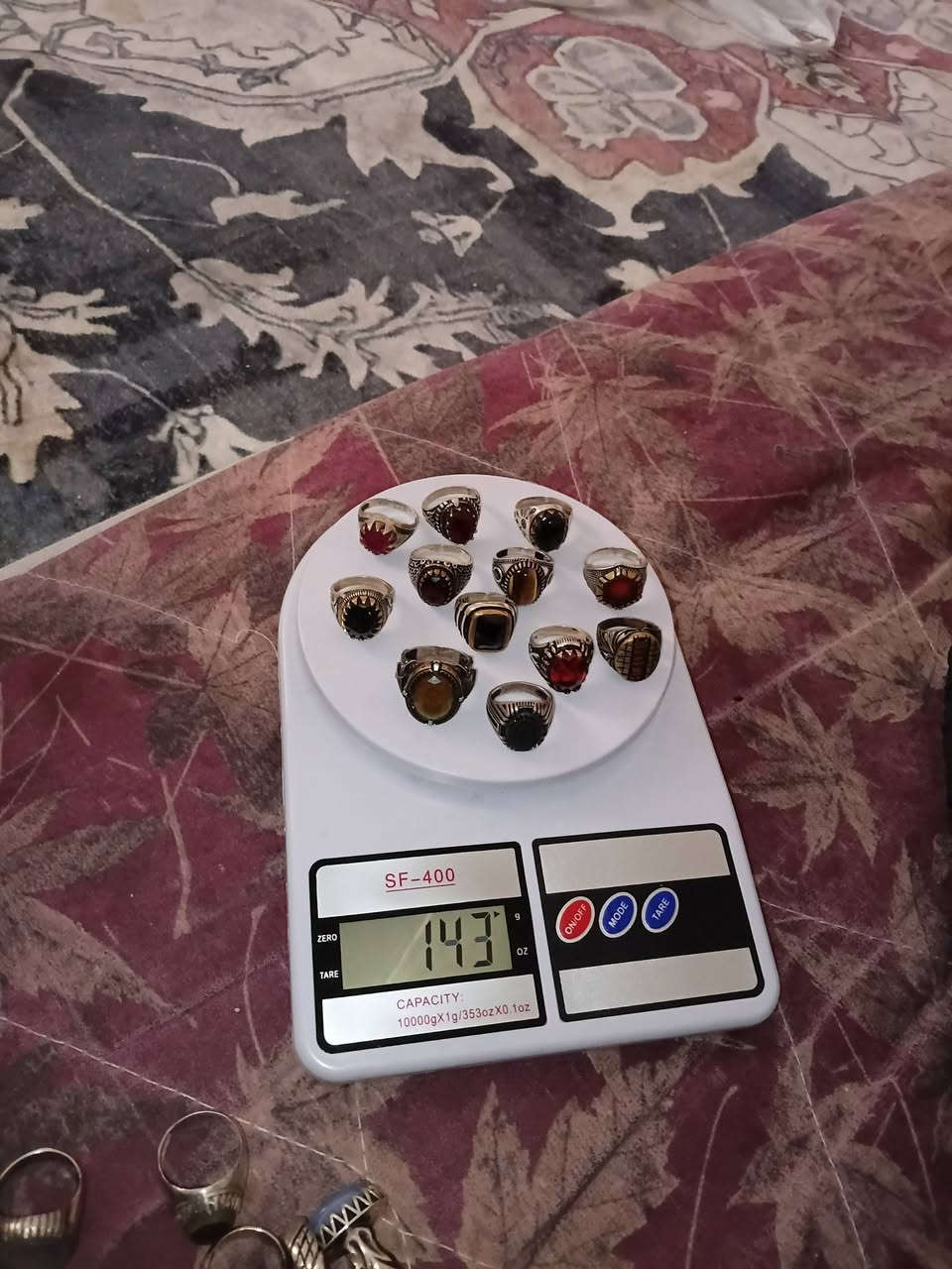 ***********
سلام عليكم محابس فضه ٩٢٥ صياغه تركيا للبيع سعر مناسب على ٢٠ شلع

