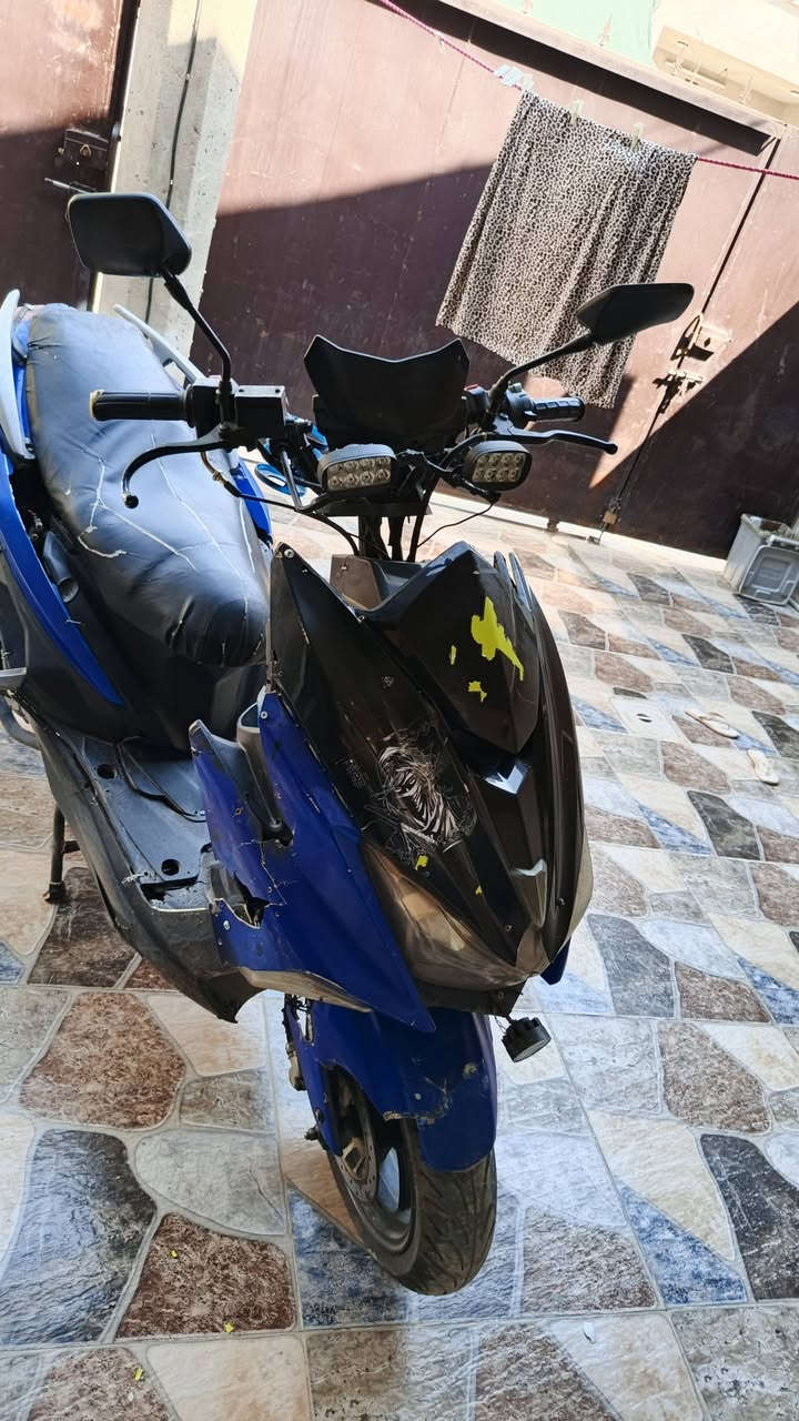 سلام عليكم فورزه للبيع نضيف لا صرف لا بخار بس كفرات اشويه تعبان سعر  200الف بي مجال قليل ***********
