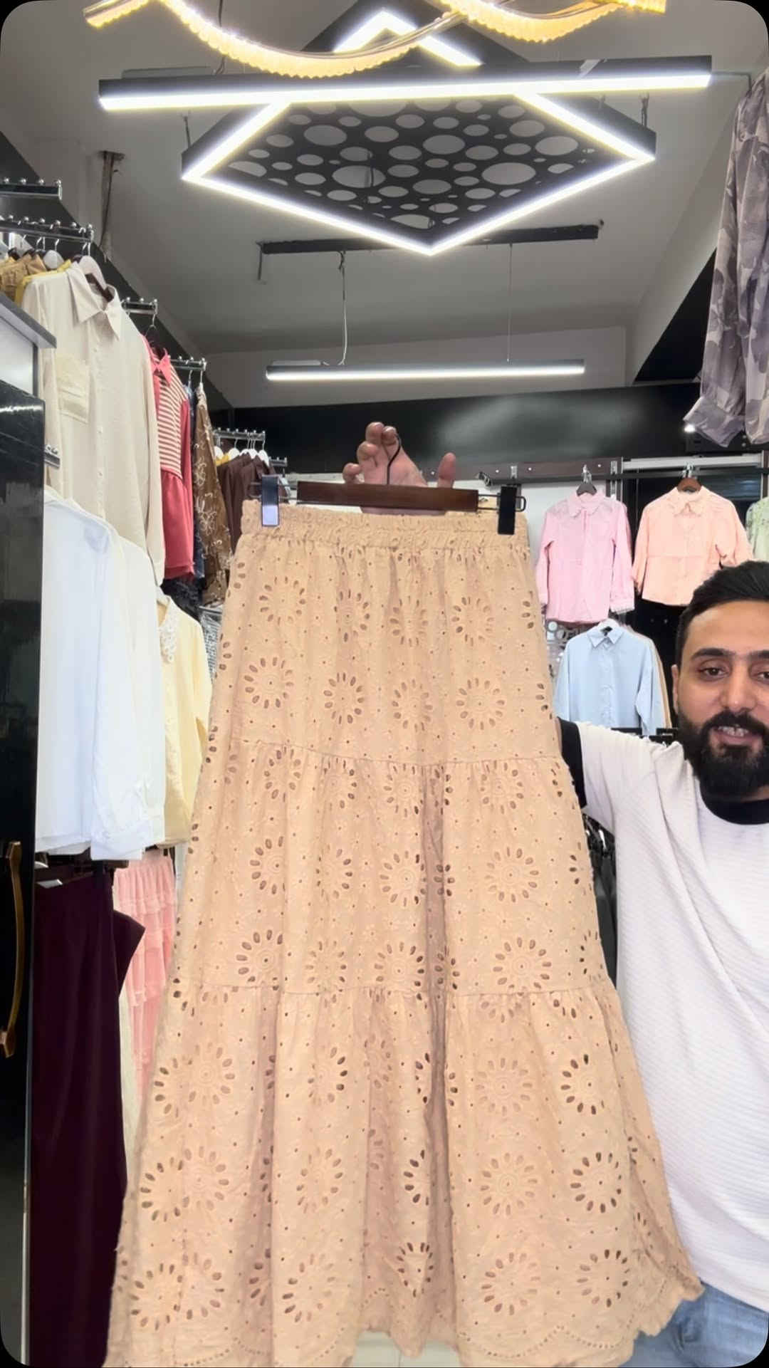 لارين للألبسه النسائيه 
موديلات جديده وعروض مستمره 
القياس فري سايز
توصيل كافه محافظات العراق 
***********وات ساب
