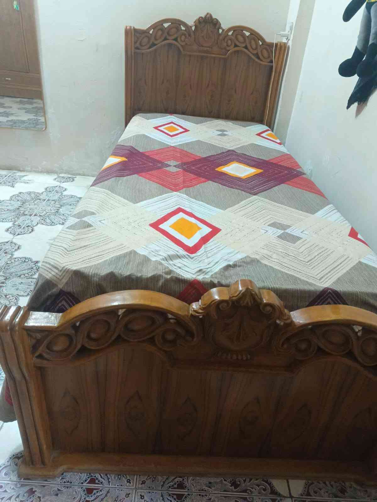 بعد الوعود الكاذبة كنتور صاج تفصال 4 ابواب جديد يشهد الله بي بس ذني 3 ضربات موضحات بل صورة وجرباية صاج تفصال تكمة مو طكتوكية هيه ودوشك السعر 300 الف ثنينهن العنوان الكاظمية ساحة عدن ***********
