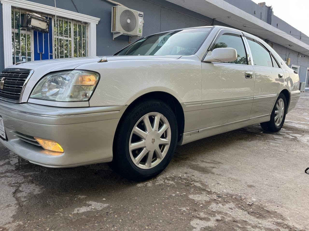 رقم بصره بسمي
بدون كصه
vvti 2500توني شاد محرك
٤دكم
كشنات كهرباء
قطعتين تبريد
ااسياره شاشتين 
السياره مكانهه شطره
***********
