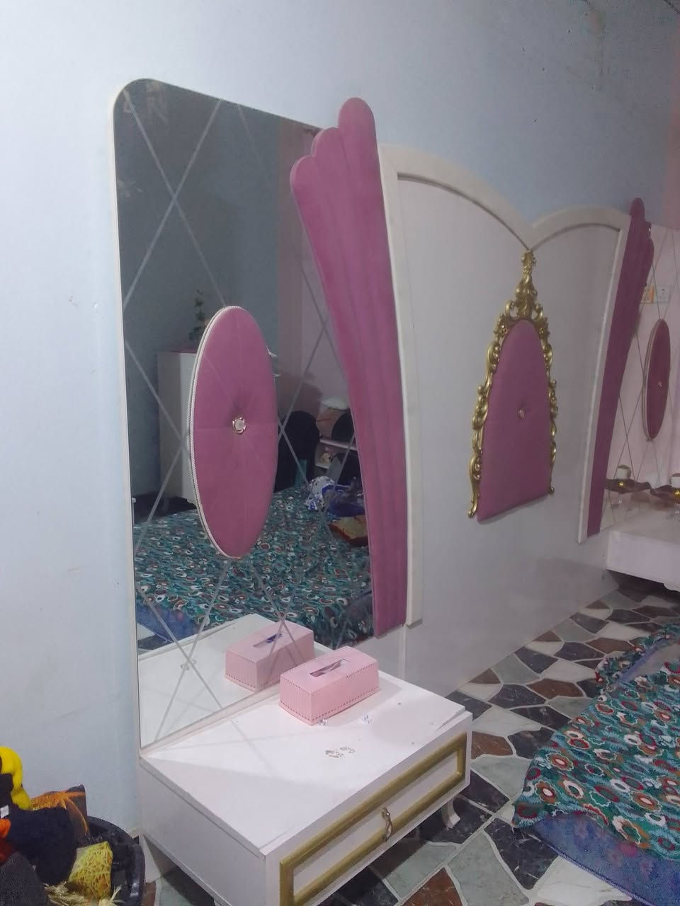 السلام عليكم غرفه للبيع بس جربايتها ما موجوده بسعر مناسب ام السته نضيفه السعر 450 وبيها مجال و أي شخص يريدها بي خير ويدلل مكاني سوق الشيوخ مستعجلين على بيعتها الاستفسار على الرقم***********
