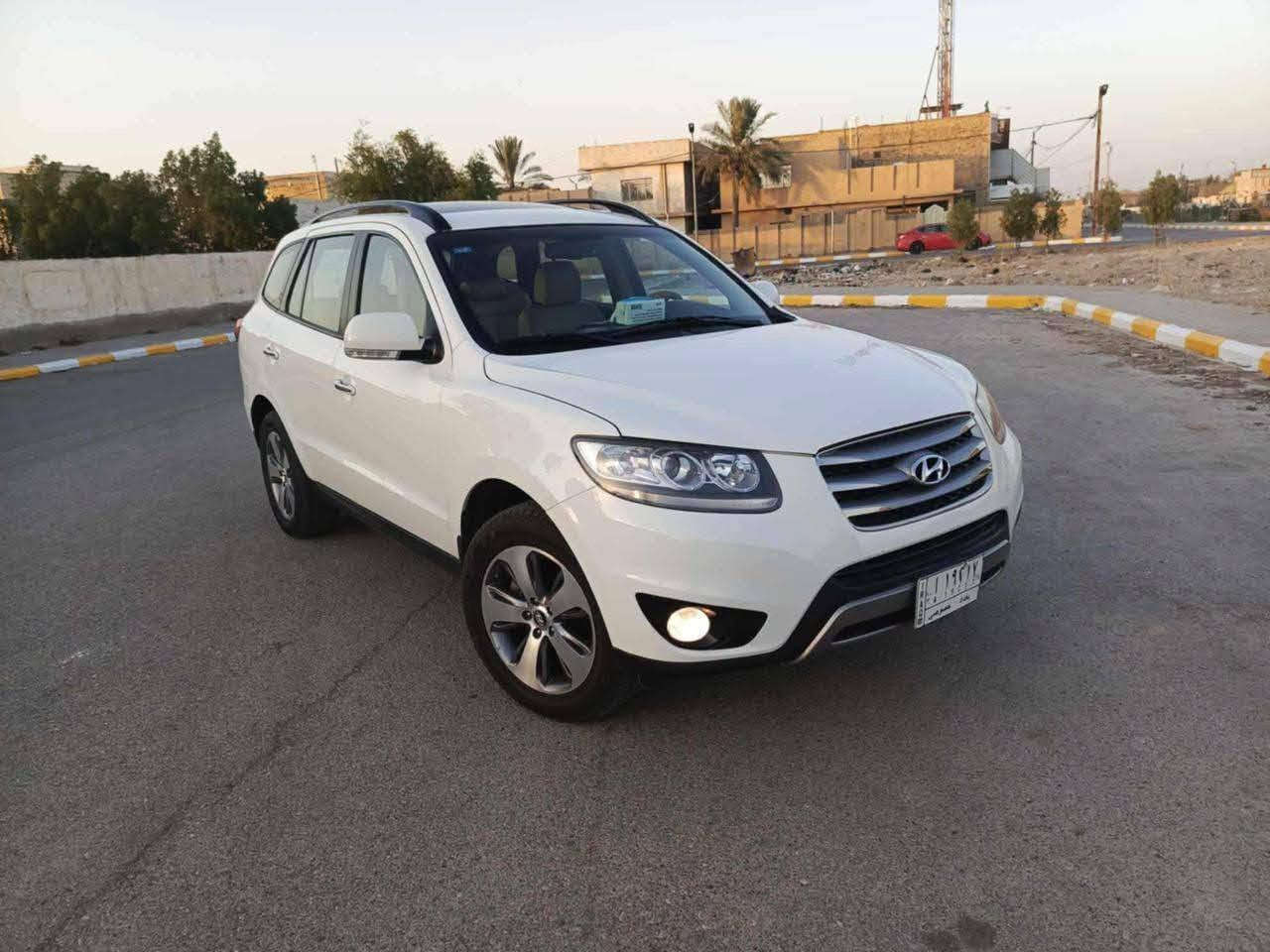 للبيع سنتافي ٢٠١٢ خليجي فول ١/١
السياره نظيفه وماشيه 129

بيها صبغ موضح ب سونار بسبب شخوط وليس ضربه . 

السياره رقم بغداد الجديد وهزه جديده . 

*********** 
***********

مكان السياره بغداد خلف جسر الطابقين او مول العراق . 

السعر 159 وبيها مجال بسيط .
