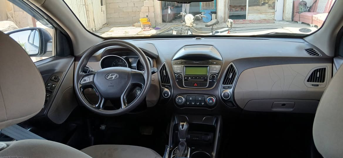سلام عليكم توسان ٢٠١٥ خليجي Limited  مواصفات بانوراما محرك ٢٤٠٠ دوش فور ويل بل ١٢٠ دك جرس كامره خلفيه اشاير بل مري تبريد قطعتين مكفوله من الضربه كلها بلاد ماعده القبغ الصندوك مرشوش رقم بغداد السعر ١٣٧ عنوان السيارة ديالى  رقم المبايل ***********
