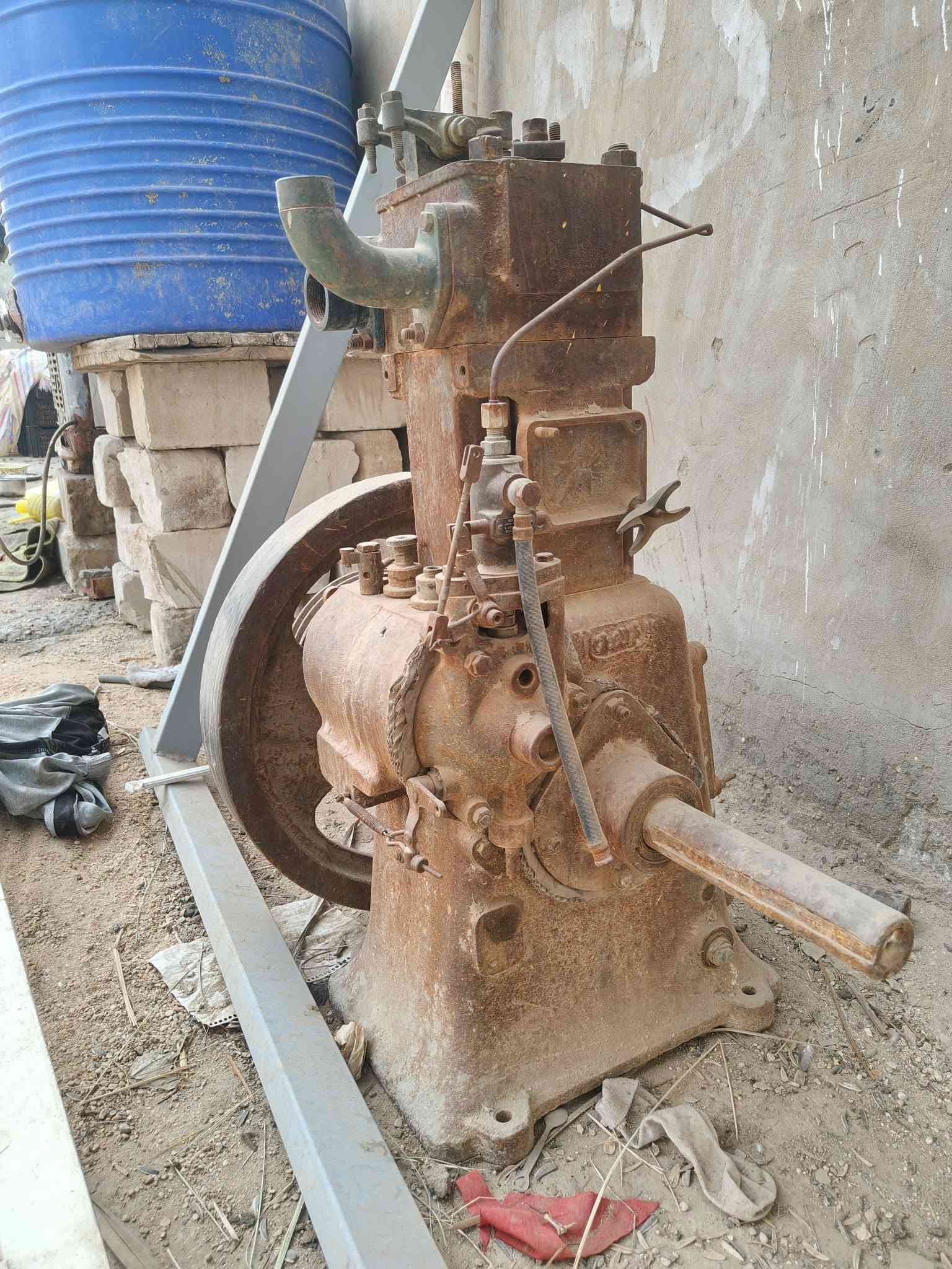 سلام عليكم
مضخة ماء هندي
صرف بلكاز مابي 
 نقصه كازكين و بولبرن كرنك فقط ويشتغل
الخنزيره  ميه خير من الله 6×6 او 4×4 بكيفك انته 
شاصي مالته 5 ملم  شغل درجه أولى 
 مكاني بابل 
هاتف ***********
