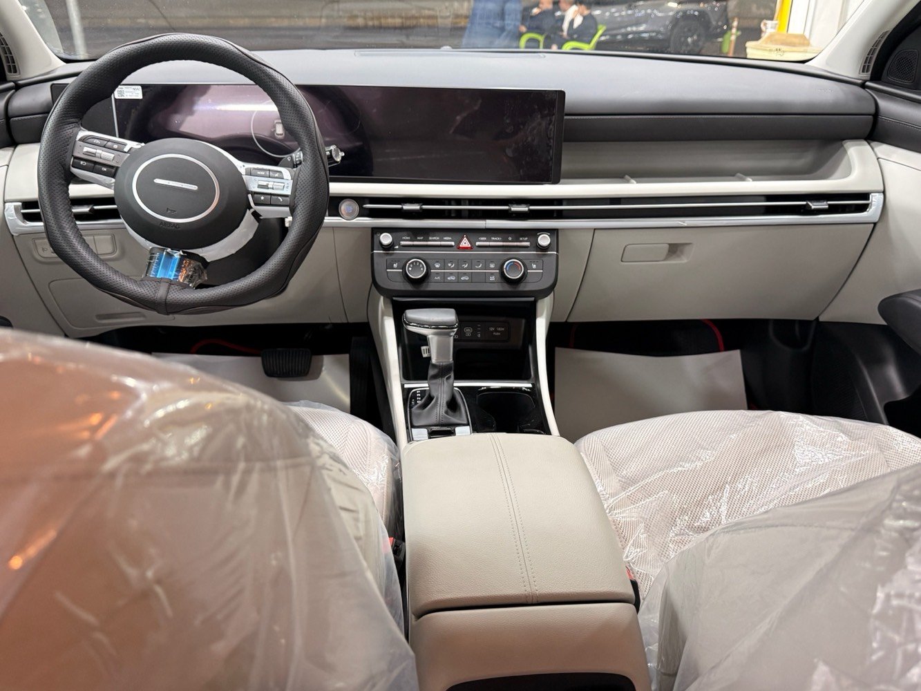 🚘 للبيع | هيونداي توسان 2026

💰 السعر: 23,400$

📍 المواصفات:
🔹 العداد: 600 كم فقط
🔹 كشنات كهرباء
🔹 كشنات تدفئة وتبريد
🔹 توكلر — السيارة والقمارة سوداء 🖤
🔹 ويل 19 إنچ
🔹 إشارات بالمرايات
🔹 رقم بغداد
🔹 السيارة باسمي والتحويل ثاني يوم
🔹 الضمان: شركة الأولى

📍 متوفرة الآن في معرض الدوحة للسيارات
للاستفسار عن السعر والتفاصيل أو الحجز، راسل الصفحة أو اتصل بنا ع هذا ***********.         
— في ‏الفلوجه شارع الجديد‏.