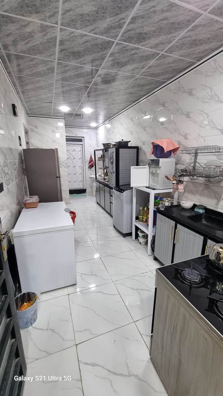 🏡 عروض مكتب قصر الفخامة للعقارات والمقاولات

🔹 دار للبيع
📍 الموقع: حي المرور، مقابل متنزه السندباد، قرب دورة البكر.

📐 المساحة : 95 م²
📏 الواجهة: 6 م
🏠 البناء: طابقين

تتكون الدار من:

* 3 غرف نوم
* هول
* غرفة استقبال
* مطبخ
* 2 صحيات

💰 السعر: 140,000,000 دينار عراقي

📞 للاستفسار أو المراسلة عبر واتساب:
***********
***********

📍 عنوان المكتب:
حي النور، سايدين دانية ماركت، بعد ملعب كلاسيكو.

مكتب قصر الفخامة للعقارات والمقاولات
نسعى لتقديم أفضل العروض العقارية بأفضل الأسعار.
