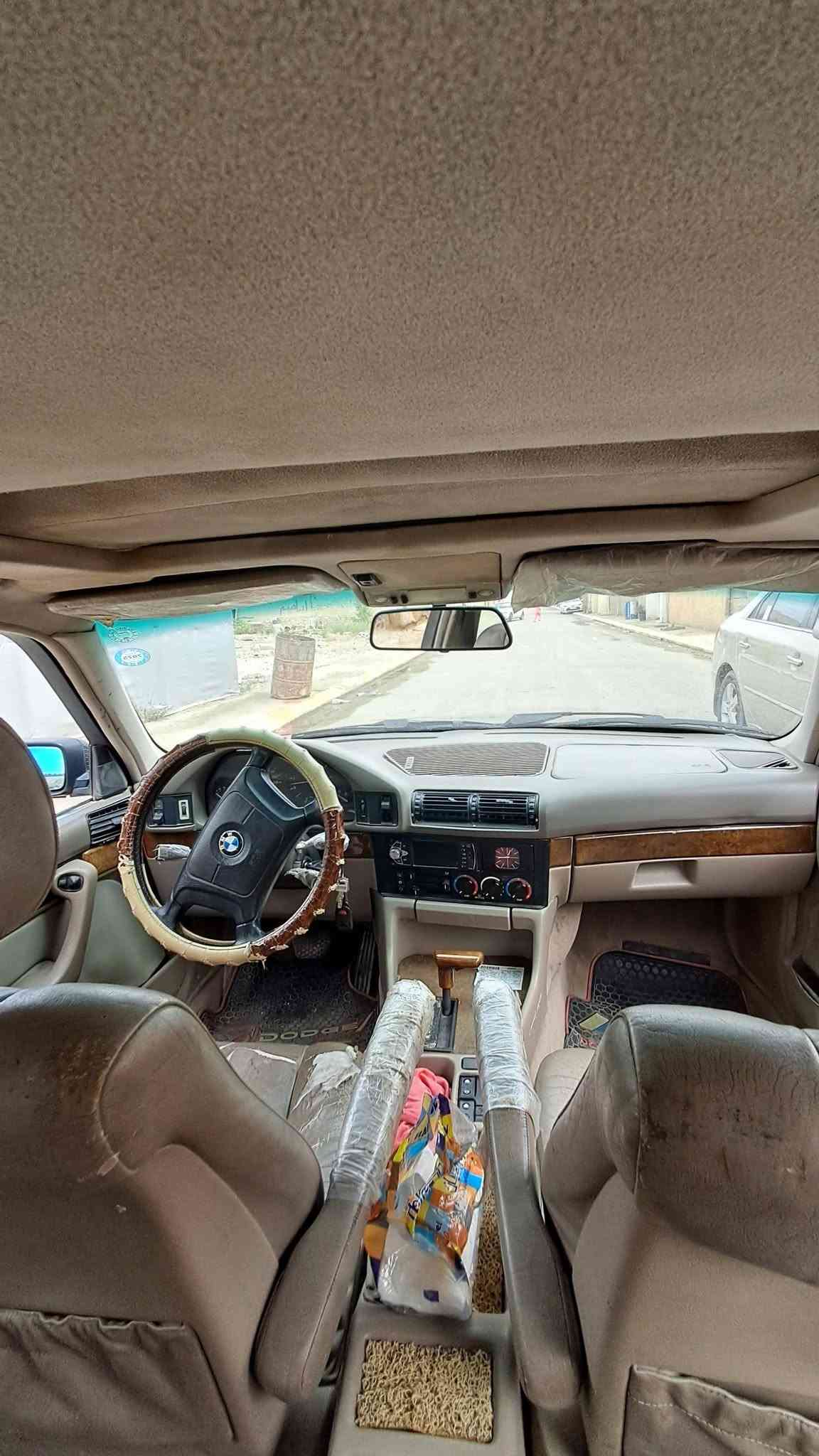 بي ام ٥٢٥ • جير اوتوماتيك • محرك وكير شرط