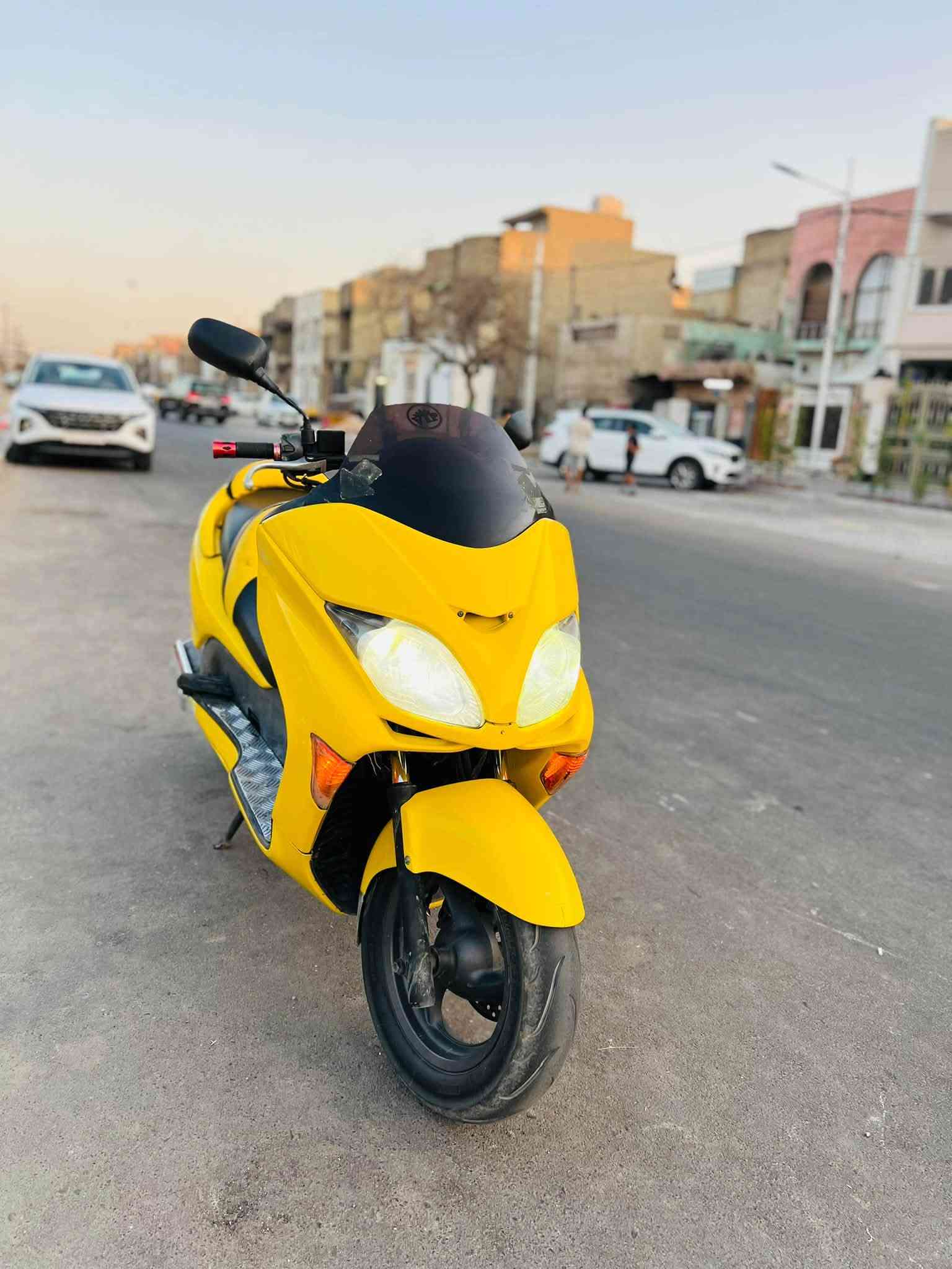 سلام عليكم بصمة08 دراجة جاهزة كل نقص ما بيها كلها ابلادية كهربائيات كلها شغالة  تخم تاير جديد منضومة زنون اوراق كاملة السعر 950الف  مكان بغداد العبيدي  الرقم ***********
