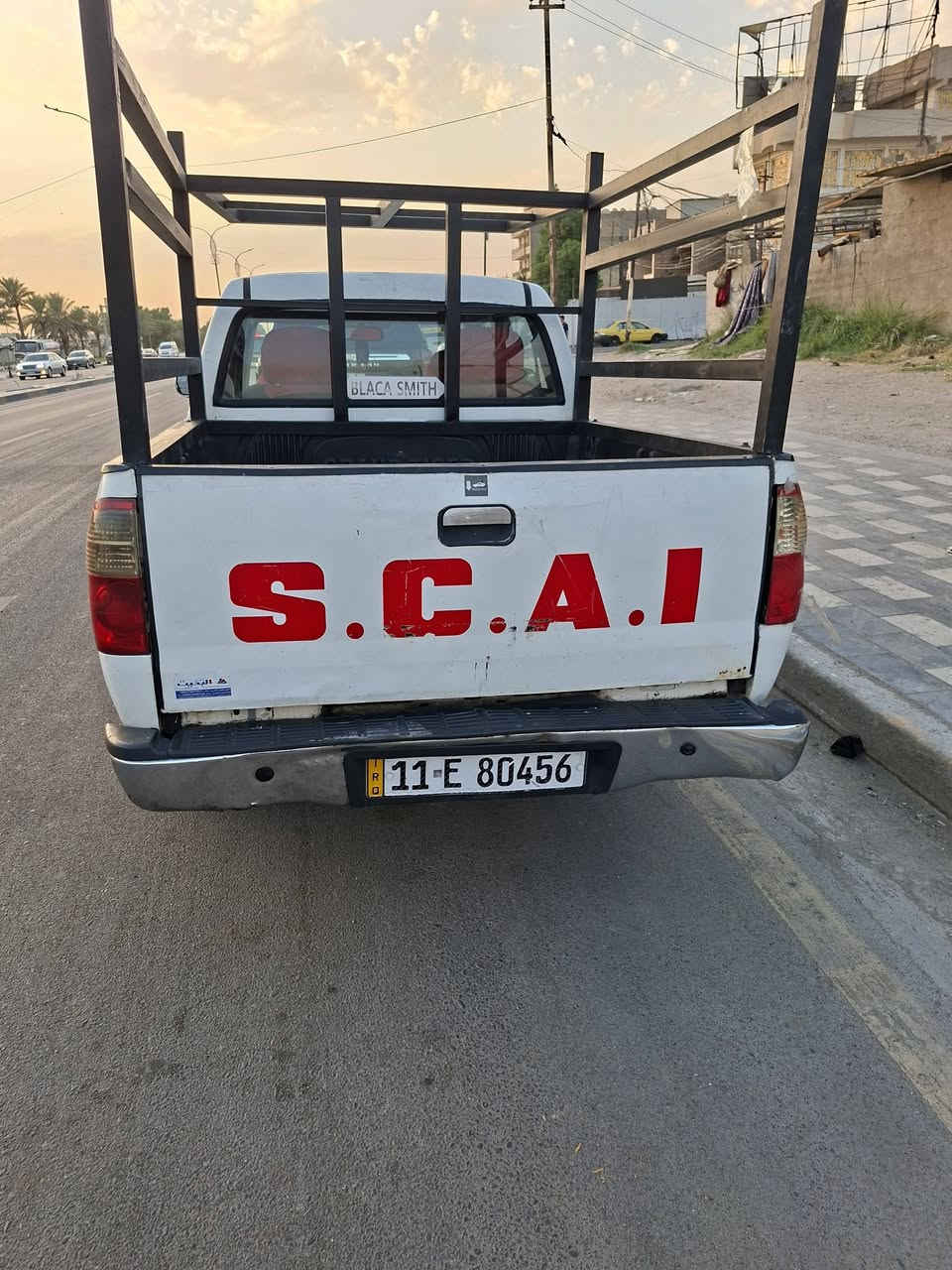 سلام عليكم بيكم سكاي للبيع سياره بسمي سياره خير من الله كير ومكينه كفولات لا ضربه ولا صبغ مكاني بغداد البلديات سعرهه ٥٠ وبيهه مجال ***********
