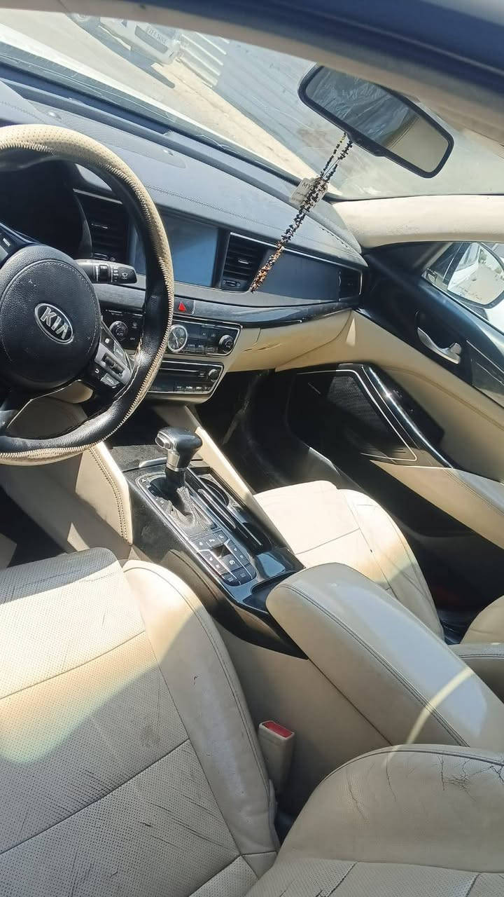 كياكادينزا موديل 2017
فول ول vip خليج
سياره ماشيه 120الف كيلومتر
2قطعه و نس سبغ مابيه داخل 
سعر سياره 140 
10وره قه غرامه نزل سعر يعني 130مجال شويه قليل 
مكان سياره اربيل قظاء خبات
*********** أربيل, العراق
