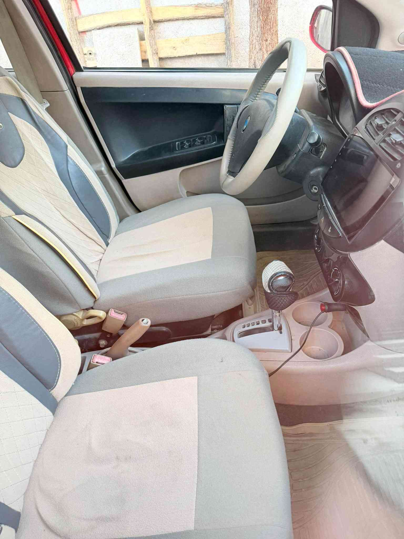 بانده مديل 2013 سياره جاهزة 
كير محرك مكفول 
تبريد شغال 
سياره ماشية 76 الف ستخدام قليل 
سياره تخم تاير جديد وتخم ويل جديد 
سياره مابيه لاضربه ولا صبغ مكفوله من كلشي صدر جديد  
السعر 45 
مكان سياره بغداد حي الجهاد 

‪***********‬
