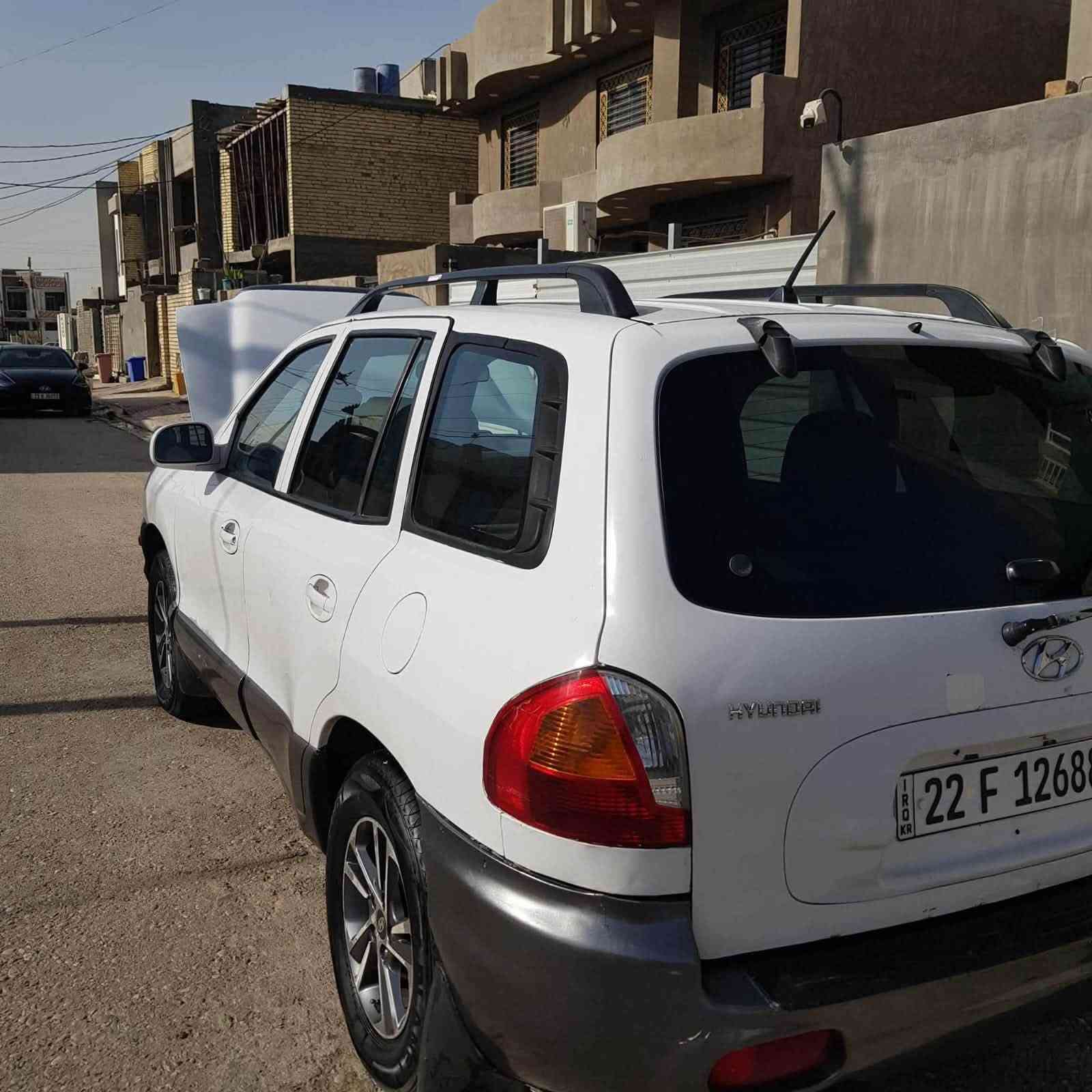 سنتافي موديل 2004
سياره مرتبه كير محرك مكفول 
تبريد شغال فول 
رقمها شمالي عندي وكاله عامه بيها 
رايدها اب 68 ورقه 
الاتصال او وتساب ***********
مكاني شارع فلسطين ساحة بيروت
