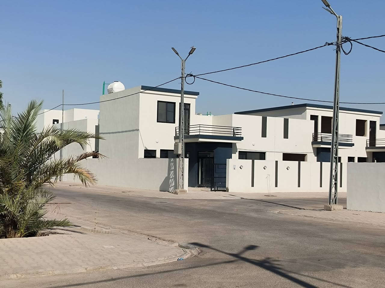 دار جاهز للسكن بتطلوعه 16 فقط 
دار للبيع - في مجمع النخيل السكني 🌴

- المرحله الثانيه - بلوك 16
- مساحه الدار 200م طابقين ثلاث غرف 
- الدار جاهز لسكن 
- سعر الدار الكلي 157 
- الواصل 43
- بتطلوعه 16

للأستفسار خاص أو (واتساب)
‏‪***********‬‏
***********
