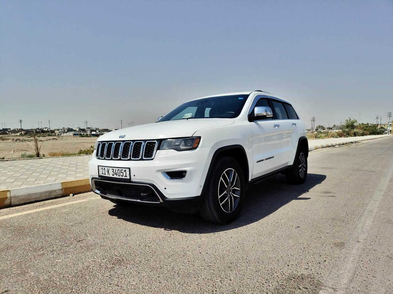 مكلف بل نشر. 
جيب 2019 ماشي 250 الف. 
رقم بغداد الجديد.   سونار مرفق بل منشور 
مكاني ميسان عل غربي.  ***********

السعر 200.   دفترين.
