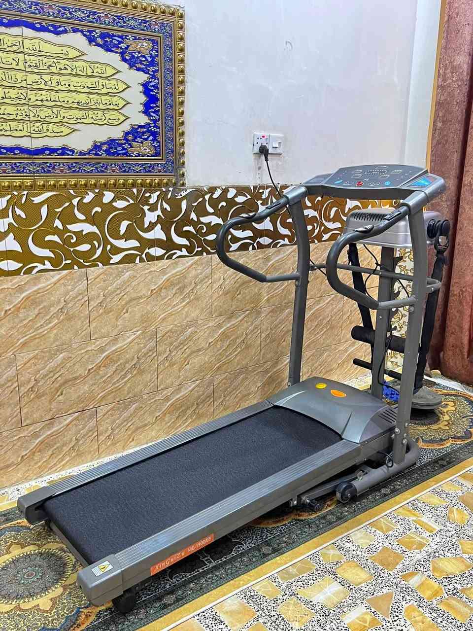 جهاز جري  بي رجاج تكسير شحوم  وبي شناو بطن وبي شاشه تعد وقت سعرات حراريه قياس نبضات القلب مسافه مقطوعه وبي اواكس بلوتوث يحمل 120K وبي حامل الاكواب عدد2 وبي  جهاز يطبك ومياخذ مساحه كامل مواصفات سعره 275 الف بغداد يوجد توصيل لجميع المحافظات ***********
