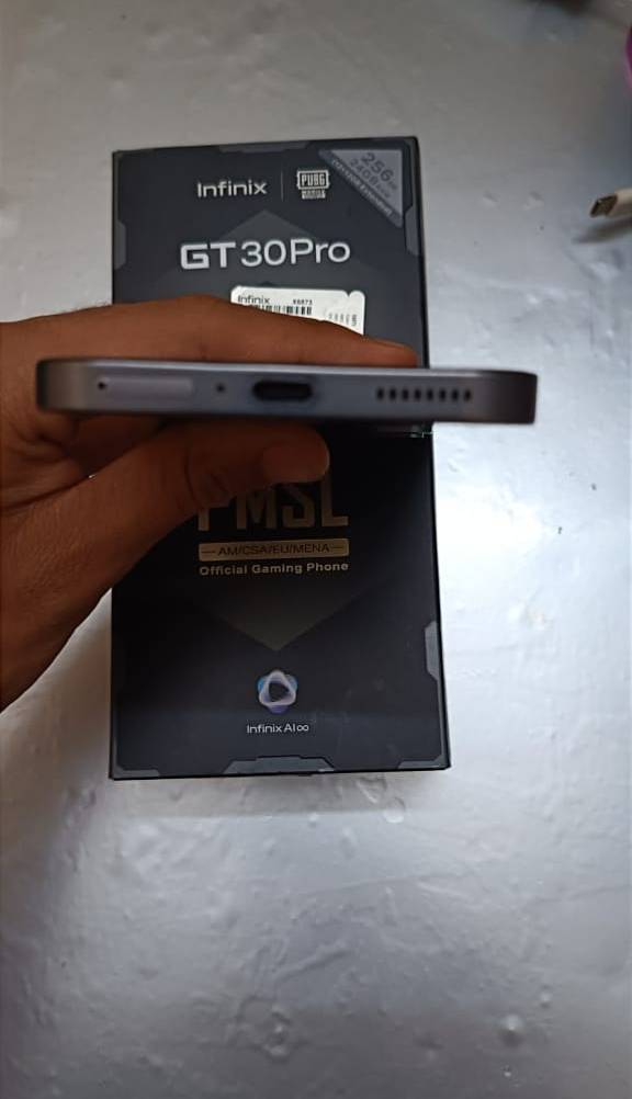 انفينيكس GT30 برو • ٢٥٦ • ١٢+١٢ رام