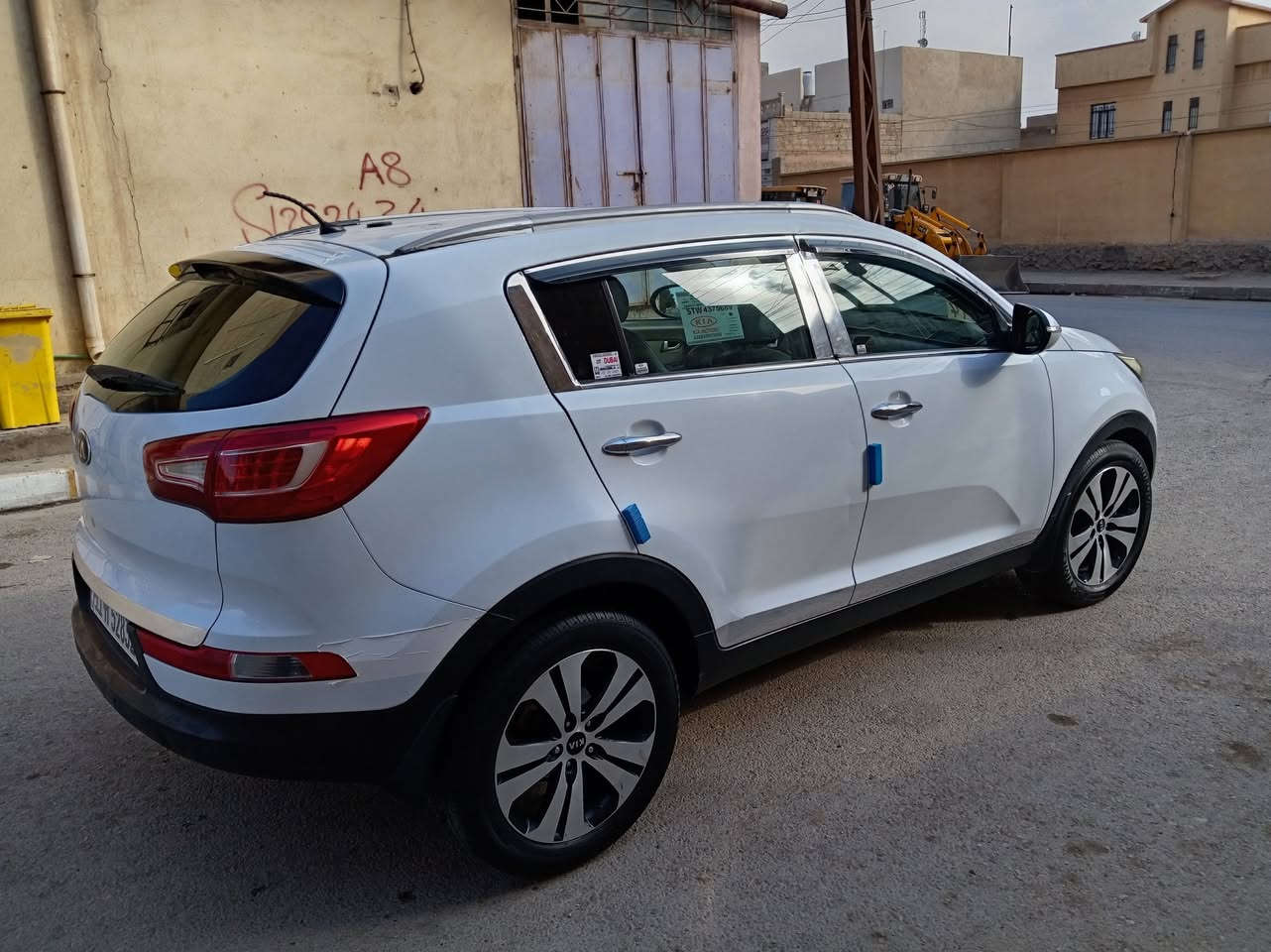 السلام عليكم
كيا سبورتج ٢٠١٤ للبيع  او مراوس
السيارة خليجي رقم بغداد الجديد السعر ١٣٨ ورقة مجال بسيط
السيارة بيها بنيد رش بدون دواخل وتكحيل كارتات جهه سايق
كير محرك مكفول تبريد اشاير مري حساس خلفي وتحكم ستيرن وكامرة خلفية حدادية مكفولة و5 ويل كروم
مكان السيارة الانبار هيت
  للاستفسار الاتصال على الرقم
***********
