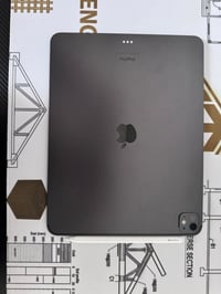 للبيع iPad Pro M4 بحجم 13 بوصة (العملاق والأحدث من آبل)، الجهاز نظيف ج...
