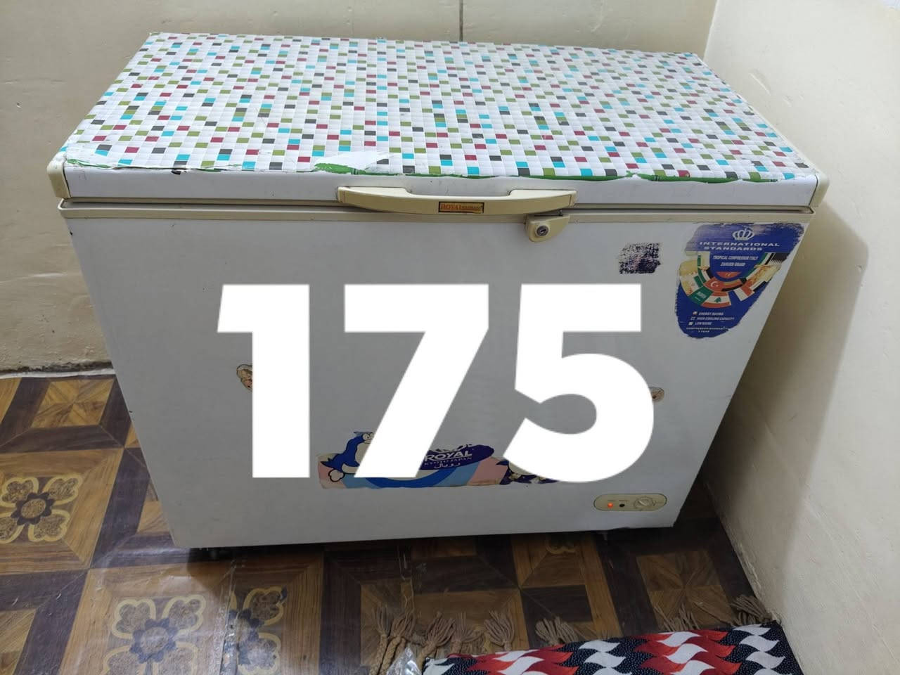 ديالى كنعان واللي يشتري يتصل على الرقم ***********

نص مكتوب في الصور:
- 175
- 150