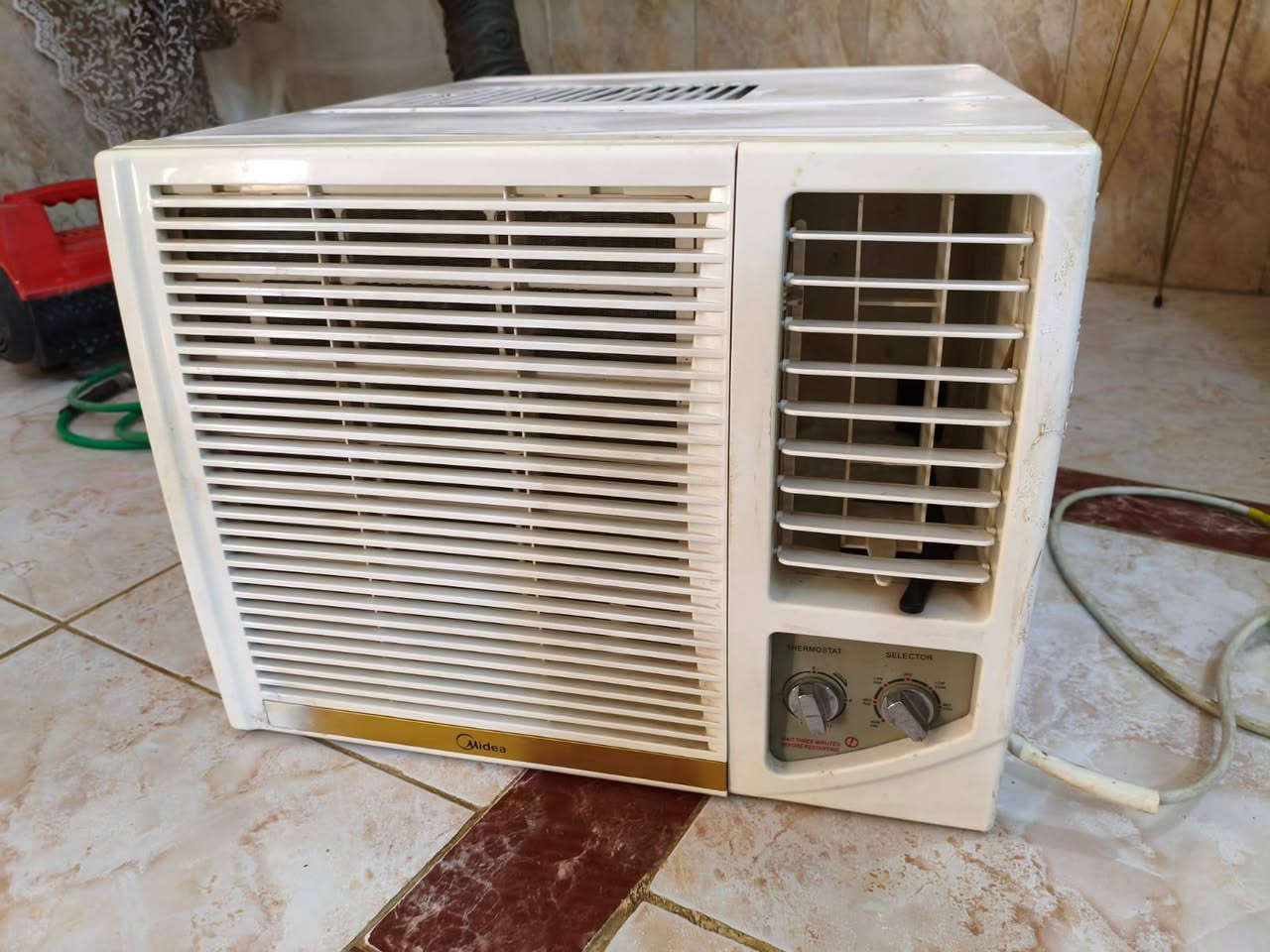 مبردة حجم واحد و نص سرعتين ب 60
مبردة حجم واحد و نص سرعة وحدة ب 50
و مكيف واحد طن انفيرتر ب 125
و كنتور 4 بوب ب 75
بايسكل شحن بدون بطاريات ب 175 
بايسكل بايدر ياباني حجم 26 ب 75
العنوان الرمادي التأميم 30 تموز قرب الملعب السباعي 
الرقم ***********
متواجد على الماسنجر
