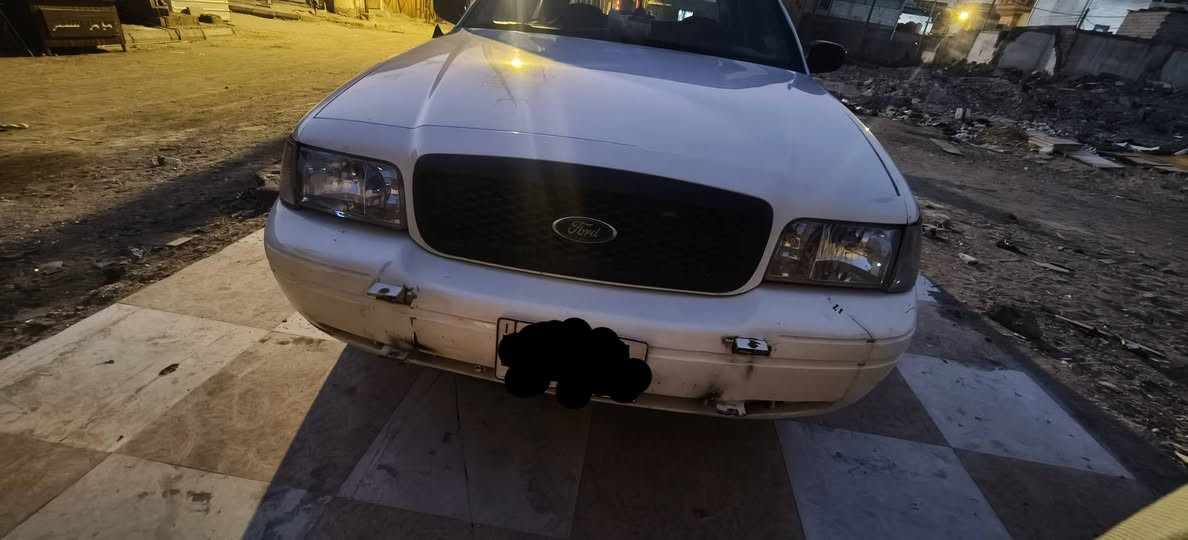 السلام عليكم
فورد كراون فكتوريا موديل ١٩٩٩ بالسنوية 
سيارة جاهزة شوفتها كلش  حلوة و نصبتها بعد أحلى و شرط أحلى من الصور بهواي و للعلم مصورها بالليل
 تبريد ثلج و بيها منظومة زنون حلوة
السيارة بيها منظومة غاز ٨٠ لتر و صرفيتها على الغاز كلش حلو و مشيها بعد احلى
و بيها شاشة جديدة امس شديتها وي الكفر مالتها
 و كل الكهربائيات مالتها شغالة 
بيها خيط تبخير بالمحرك بس بعده بحيله و مكينة صافيه و حلوة و ابد ما تنقص دهن و لا ماي
السعر ٣٣ و بيها مجال 
مكان السيارة البصرة و راعيها ببغداد
و السيارة رقمها بغداد مشروع وطني
و الله يسهل للجميع ان شاء الله
***********

