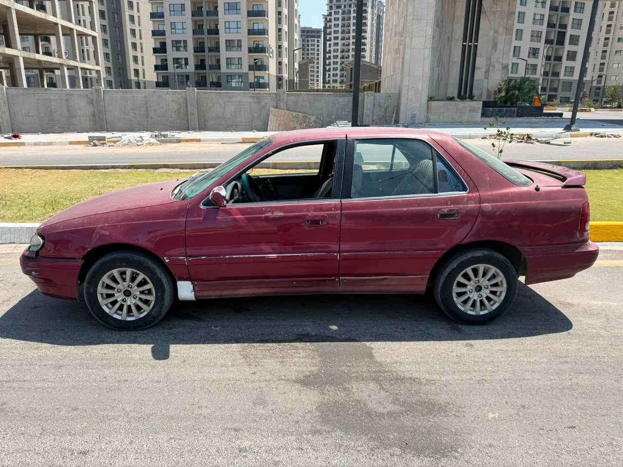 للبيع
نوع:النترا
موديل 1994
رقم:ديالى خصوصي
اللون:ماروني 
(مشروع وطني)
25و بيها مجال
رقم تلفون ***********
موقع:بغداد

