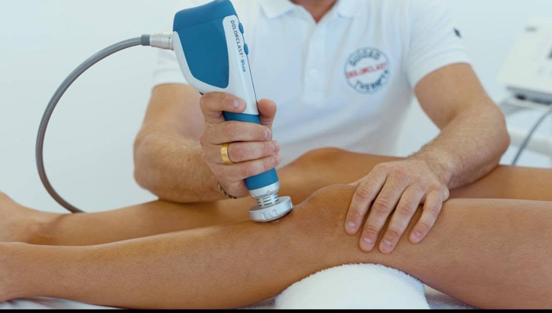 ودع الم العظام والمفاصل مع تقنيات الموجات التصادمية -شوك ويف !

🔹 جهاز الشوك ويف | Shockwave Therapy
تقنية حديثة تُستخدم في العلاج الطبيعي للمساعدة على تخفيف الألم وتحفيز التئام الأنسجة، ومن أبرز استخداماتها:

🦶 آلام كعب القدم واللفافة الأخمصية
 💪 التهاب الأوتار ومرفق التنس
 🦵 آلام الركبة وأوتار أخيل
 🦴 بعض حالات التكلسات
 💆‍♂️ الشد والتشنجات العضلية

✨ علاج غير جراحي يساعد على تحسين الحركة وتقليل الألم.
🔺️ لا تنتظر الالم يزيد ... ابدا علاجك من الان !

🎁 عرض لفترة محدودة!
احجز جلستين علاج طبيعي واحصل على الجلسة الثالثة مجاناً 🔥
العرض ينتهي بتاريخ 10\9\2026

📞 للاستفسار والحجز: [***********]
📍بغداد جميلة داخل مستشفى الرسول الاعظم الطابق الاول
