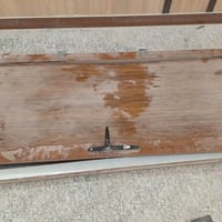 توجد ابواب pvc مستعمله عدد 5 بالاضافه الى شبابيك مختلفه القياسات عدد 1...