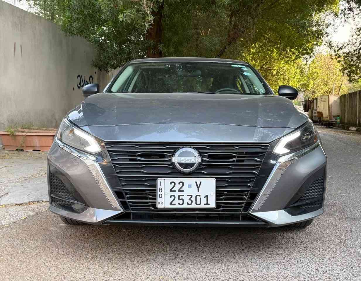 السلام عليكم 
نيسان التيما موديل :2025
اللوان :نفطي    
عداد المسافة : 4000 فقط زيرو
حجم المحرك : 2.5L ( 4,سلندر )
حادث  السيارة :  ربع جاملغ 
خلفي صبغ  والسونار مرفق
بدون ايرباك 
المواصفات : SV
AWD
‏‎بصمة ابواب 
‏‎بصمة تشغيل 
تشغيل عن بعد : Remote Start
‏‎شاشة كبير
هاند بريك بصمة
اوتو هولد :    Auto Hold
اوتو ستارات : Auto Stard 
اوتو ستارات : Auto Stop‎
رادار امامي (تحديد مسار)
‏‎رادار جانبي (نقاط عمياء)
‏‎رادار خلفي (التحذير من الاصطدام)
‏‎حساسات امامي
‏‎حساسات خلفي 
نظام : Eco
نظام : Normal
نظام : Sport
تحكيم ستيرن 
كشنات كهربائي
تبريد لمس
لايتات ليد وعدسة زينون 
بكلايتات LED
ويل كروم
وبعد هواية مواصفات
للاتصال
***********
السعر 170$‏
العنوان بغداد حي القاهره
