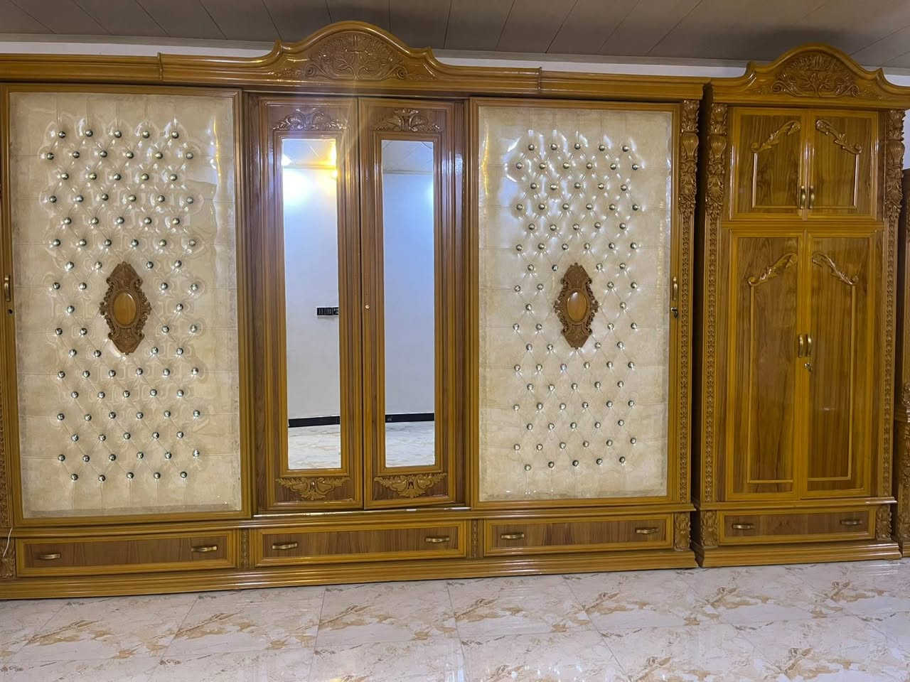 غرفه للبيع صاج درجه اولى للاستفسار ***********
