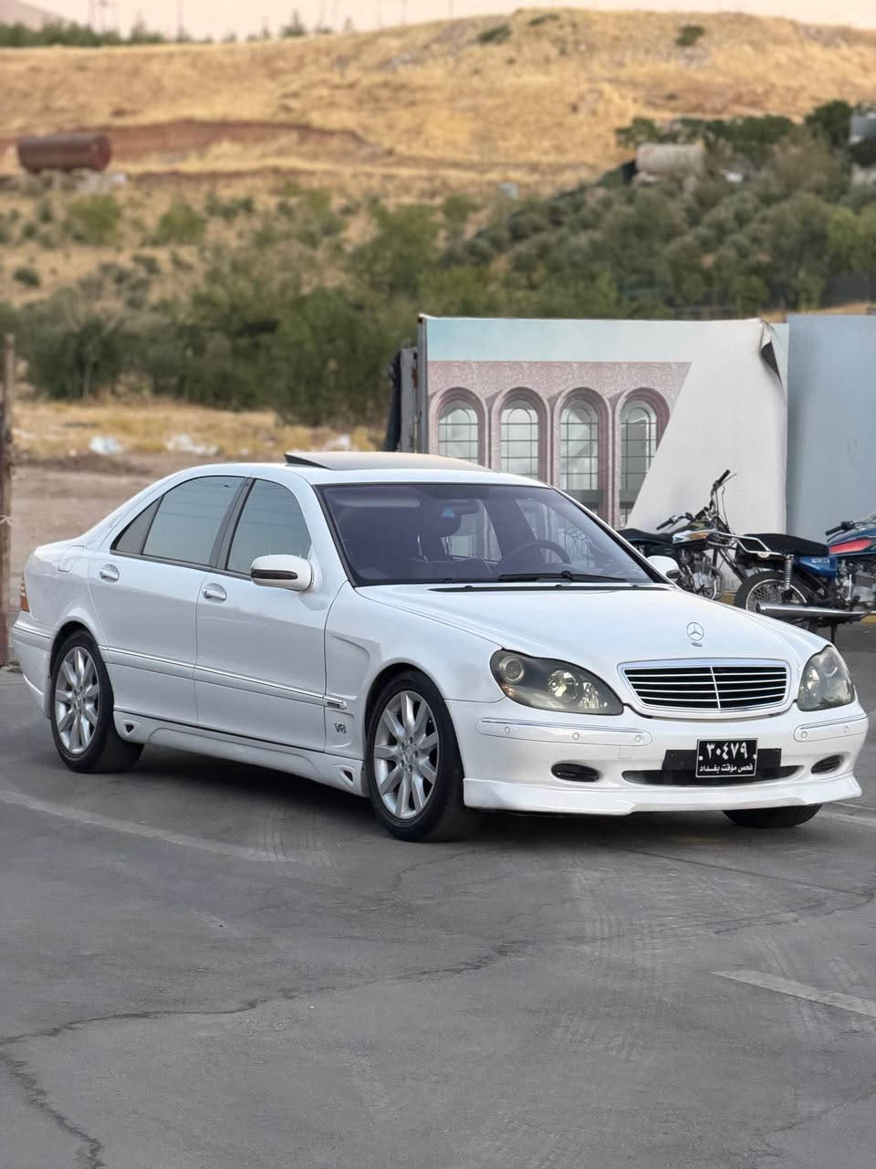 Mercedes S500
  مۆدێل2002  غەواس، ساخ

فول مواسەفات ،ناوو ڤی ئای پی
دەرگا لارج
كوشن سارد و گەرم
تەعدیل سورعە
پەردە و سلاید
کەلە ی کوشن و ئاوێنەكانی ئەخەوێ
ئاوێنەكانی دژە فولە
جامەکانی بیلاد پۆلۆڕایسە
دوو مۆدی كوشن خەزەنی هەیە
گێڕ ئۆتۆ ماتیك و عادی
مۆدی سپۆڕت +تراكشن

سەیارەكە ساخە 
كۆدی ئاسایشی بۆکراوە  بەناو خۆمەوەیە

بۆیاخ:دوو پارچەو دوو پەڵە  بۆیاخی ئەوروپایە
گێڕ و مەکینە بەشەرت
دوو ڕۆژە ڕۆنم بۆ گۆڕیوە

نرخ:(٥۹ گەڵا و معامەلەیەكی كەم)

***********

شوێن سلێمانی السليمانية, العراق
