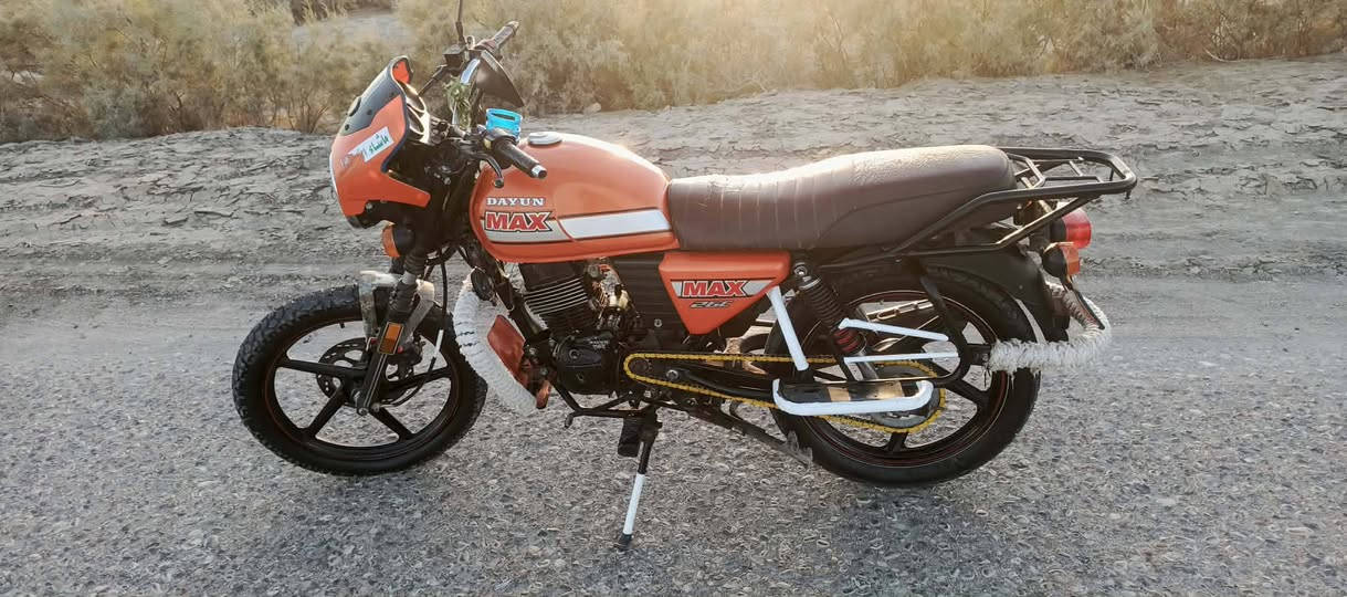 السلام عليكم دراجه دايون مكفوله كفاله عامه ما ناقصها شي كهربائيات كلها شغاله دراجه نضيفه وما متعوبه اوراق كامله سعر مليون وربع وبيهه مجال قليل  مكان ناصريه رقم ***********
