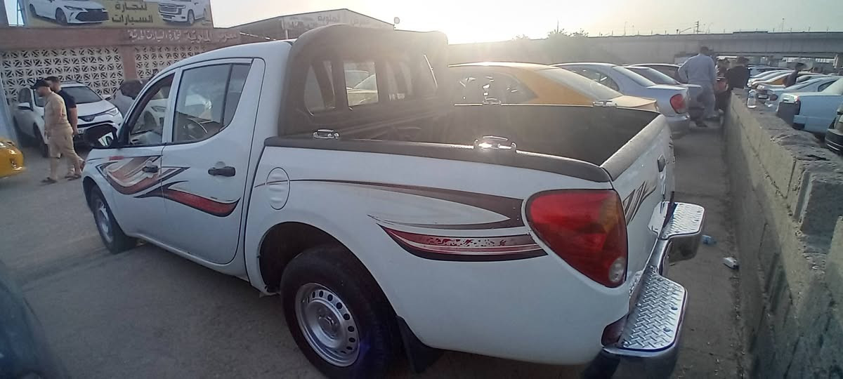 السلام عليكم
ميتسوبيشي 2009 ...  l200
رقم كركوك مشروع وطني  
مكينة وكير مكفولات لا تبخير ولاتنقيص 
كهربائيات كلها شغاله مكفولة من الصبغ  والضربة فقط بارد 
سعرها 108$ بيها مجال
مكان السياره كركوك
للإستفسار ***********  اسيا/واتساب
