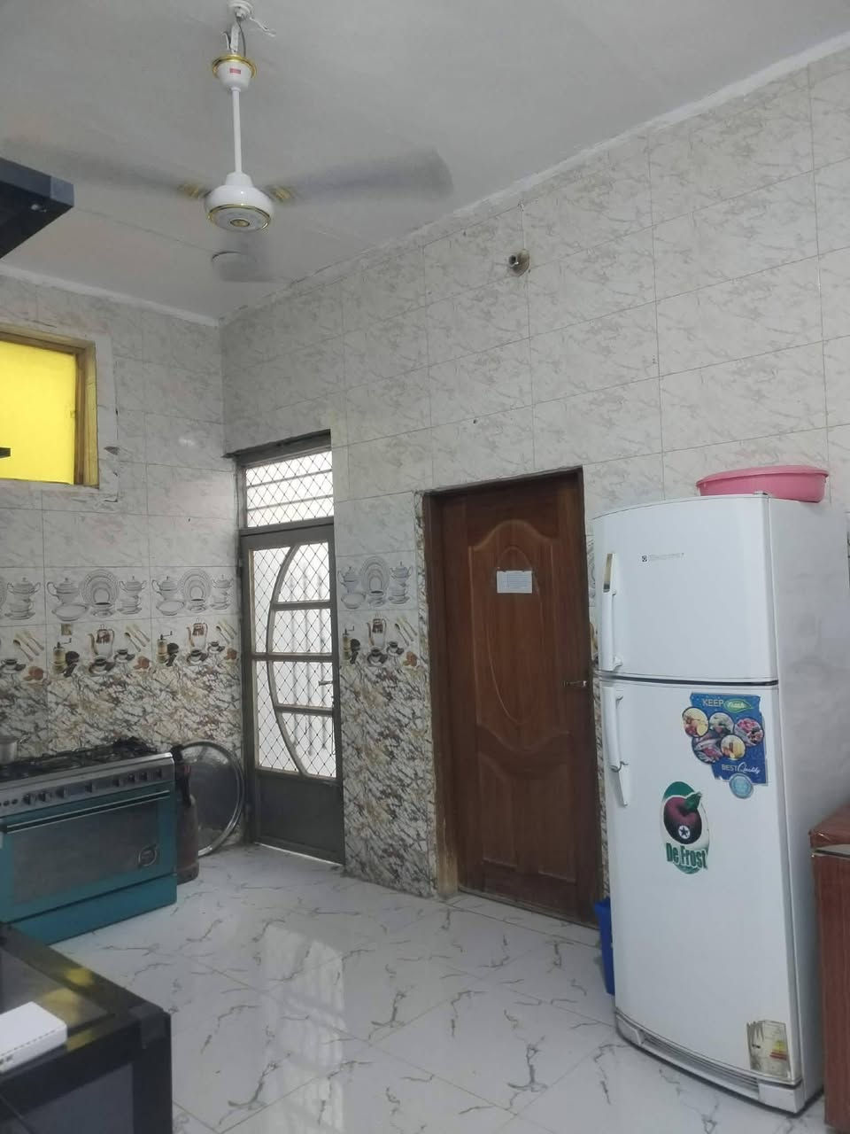 بيت للبيع  مساحه 100 عقد 35  بناء بلوك سقف اعكاده يحتوي على غرفه صاله هول مطبخ صحيات  عنوان كرادة قرب جامع فتح المبين سعر 35 وبي مجال  ***********
